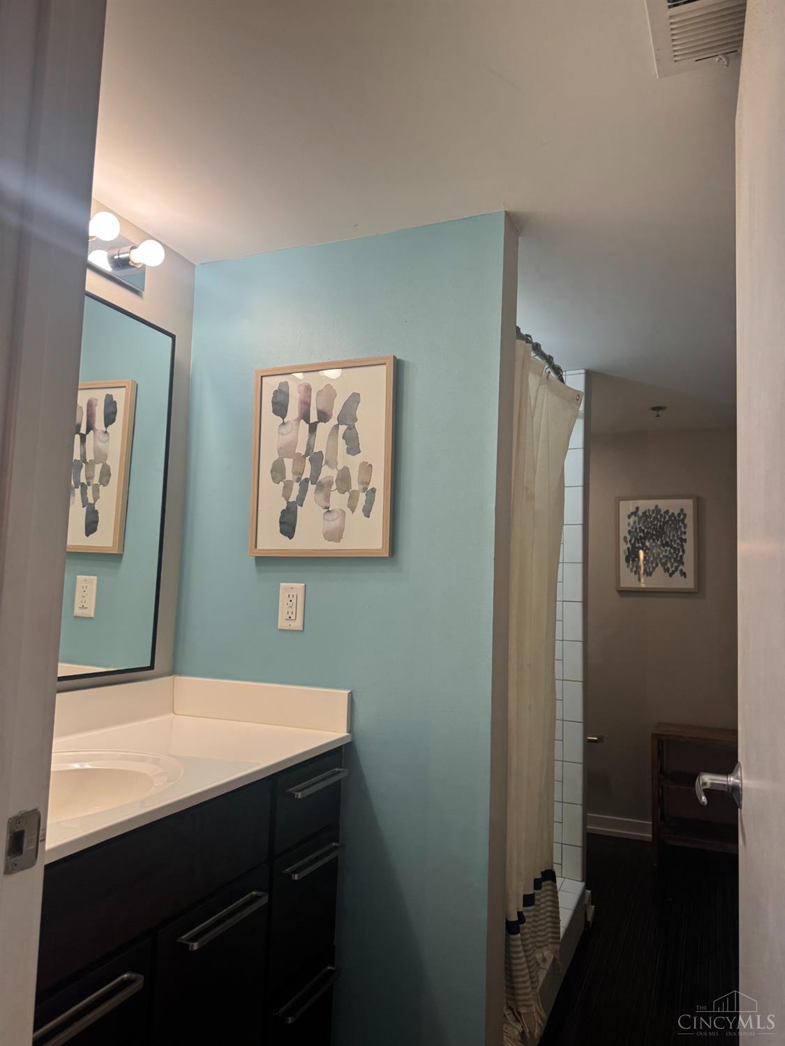 1415 Vine Street Property Photo 12