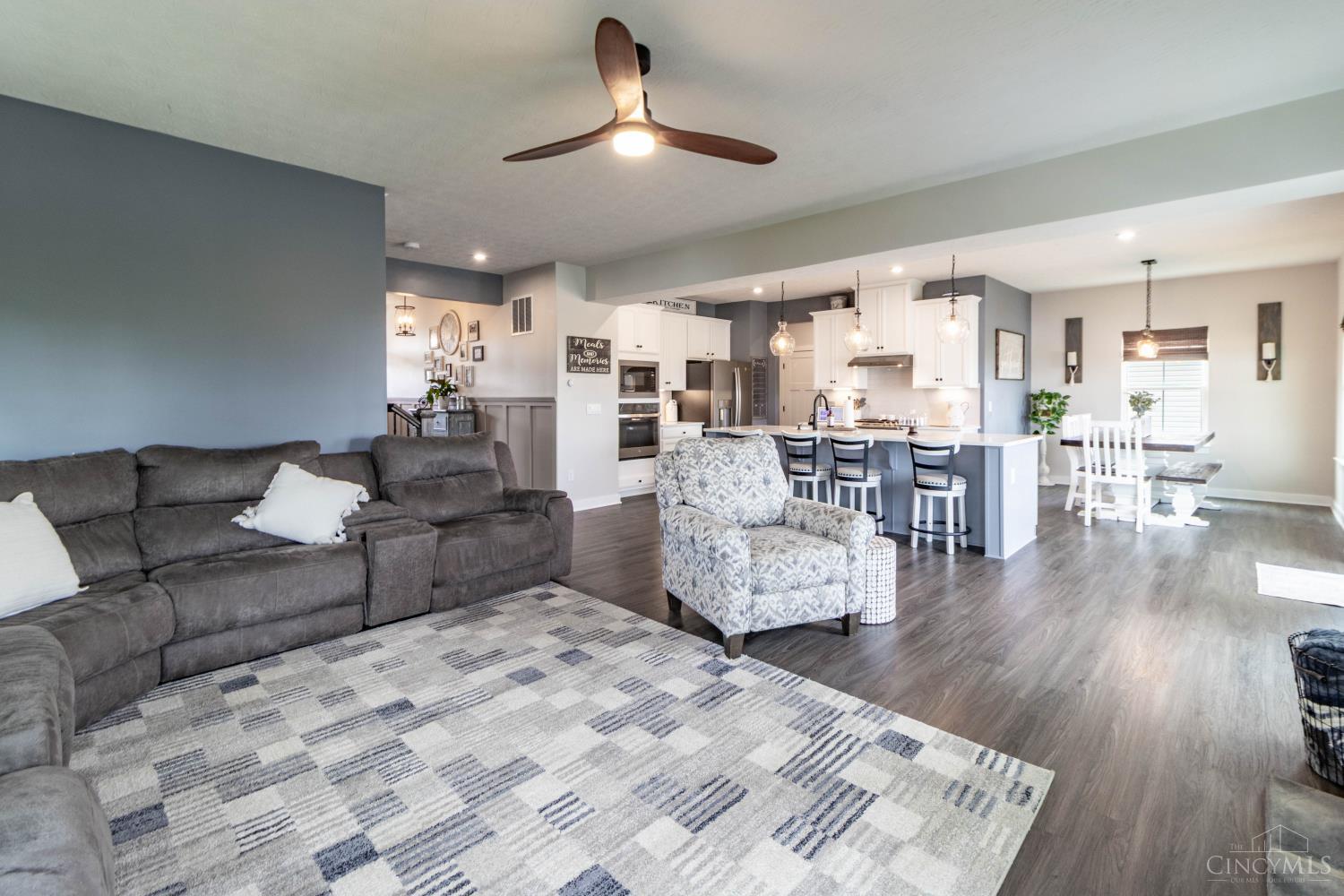 5807 Classicway Boulevard Property Photo 8