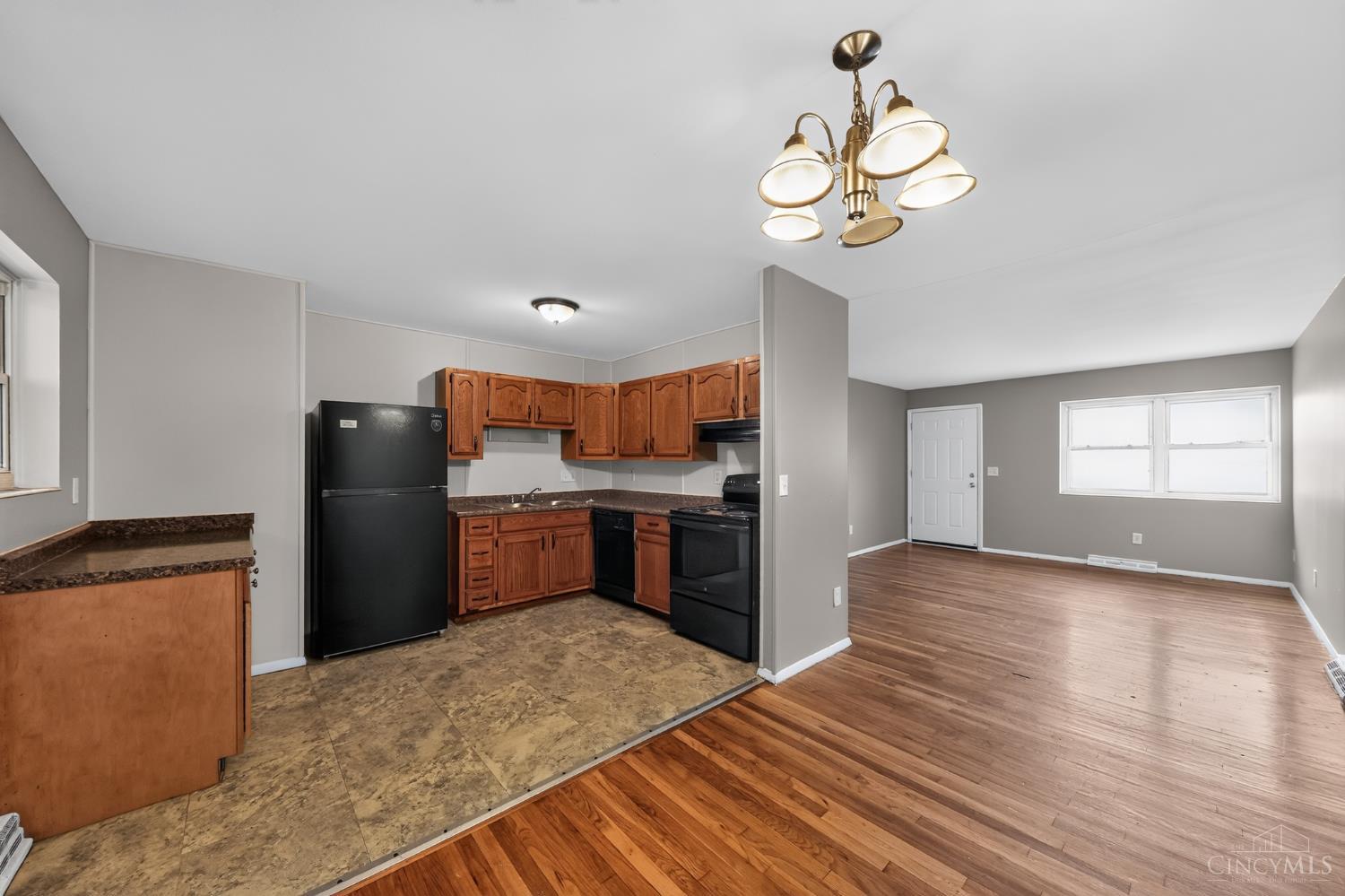 9192 Pippin Road Property Photo 10