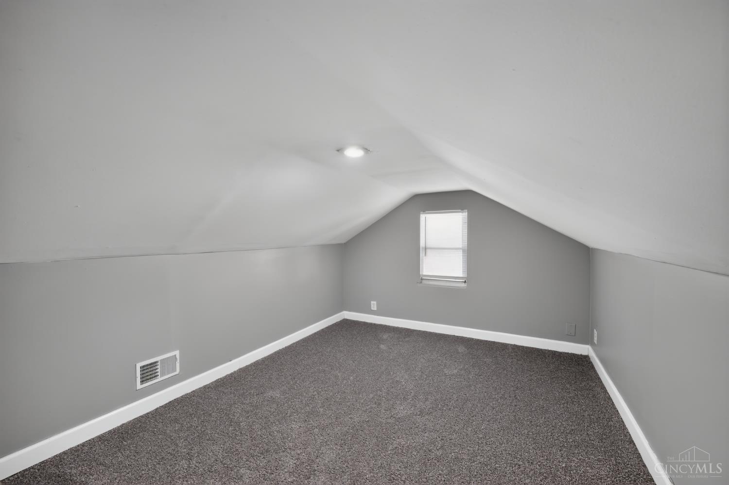1723 Ashbrook Drive Property Photo 4