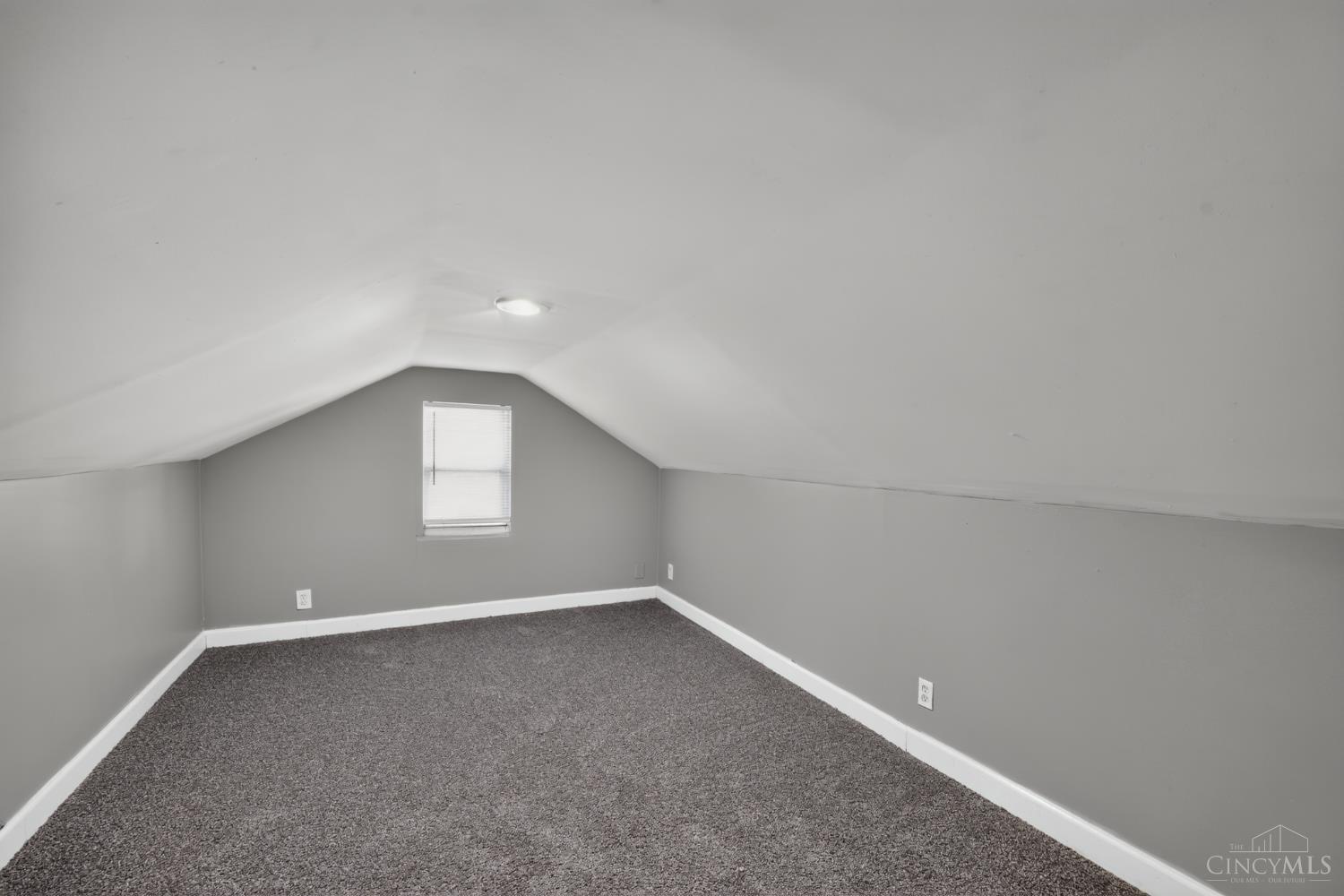 1723 Ashbrook Drive Property Photo 5
