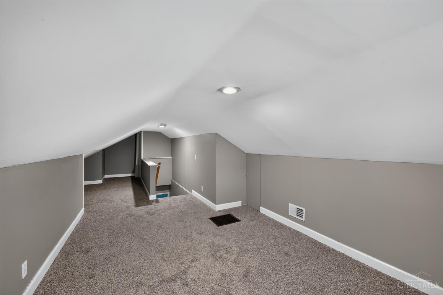 1723 Ashbrook Drive Property Photo 7