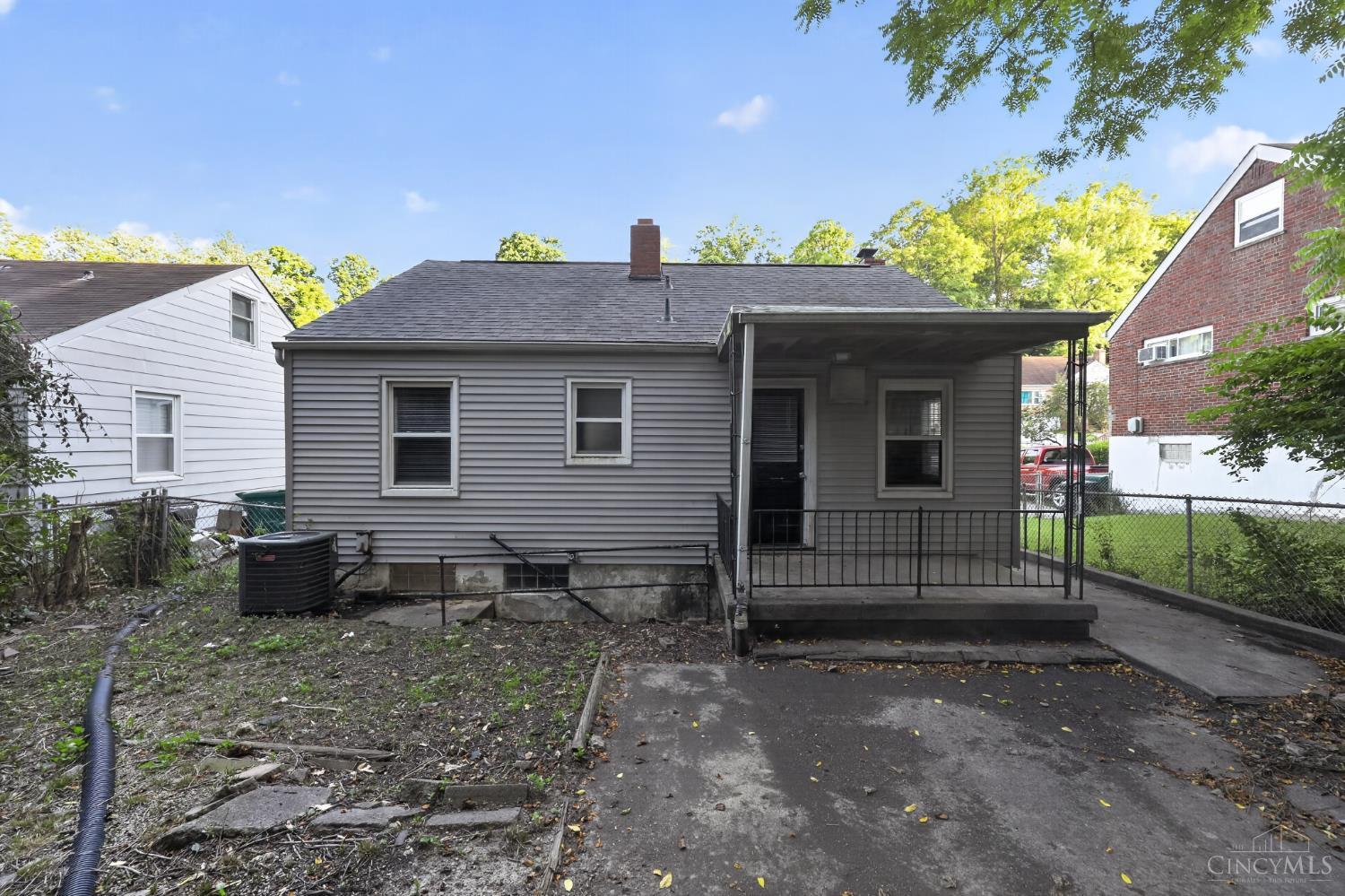 1723 Ashbrook Drive Property Photo 8