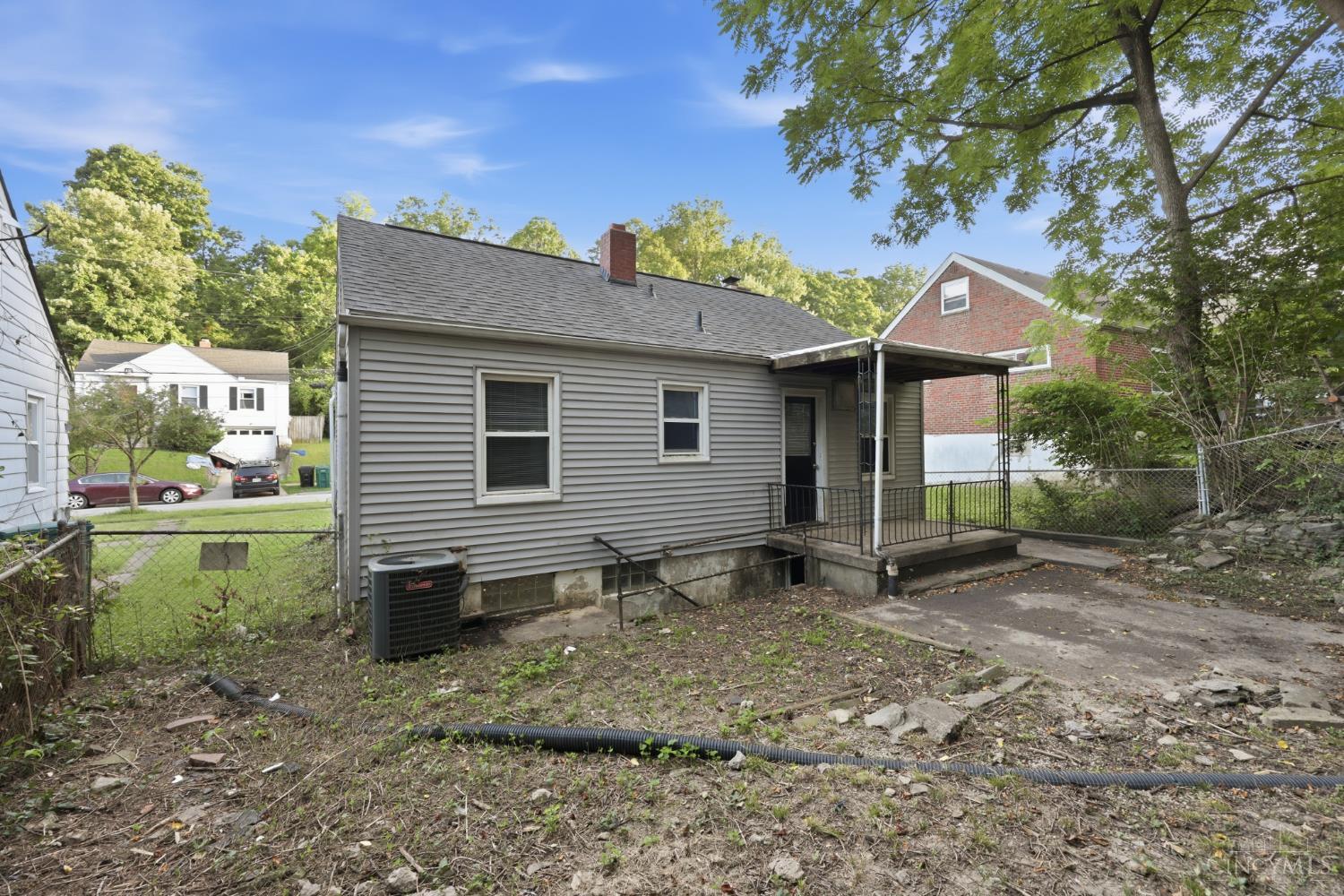 1723 Ashbrook Drive Property Photo 9