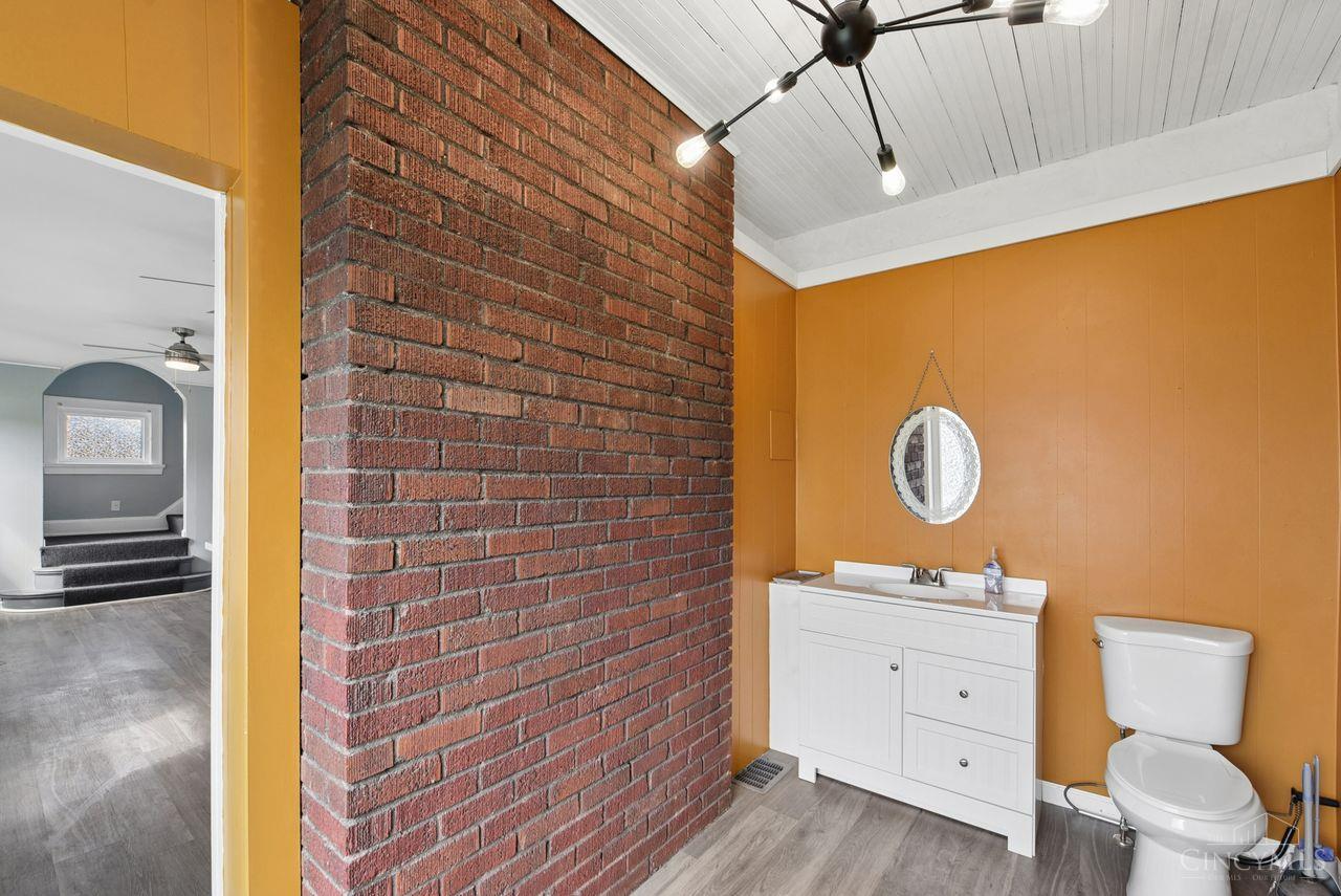 6839 Montgomery Road Property Photo 32