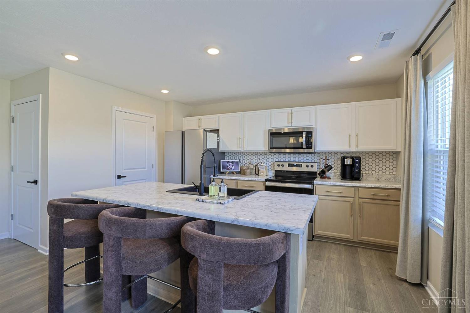 E 408 Oak Avenue Property Photo 13