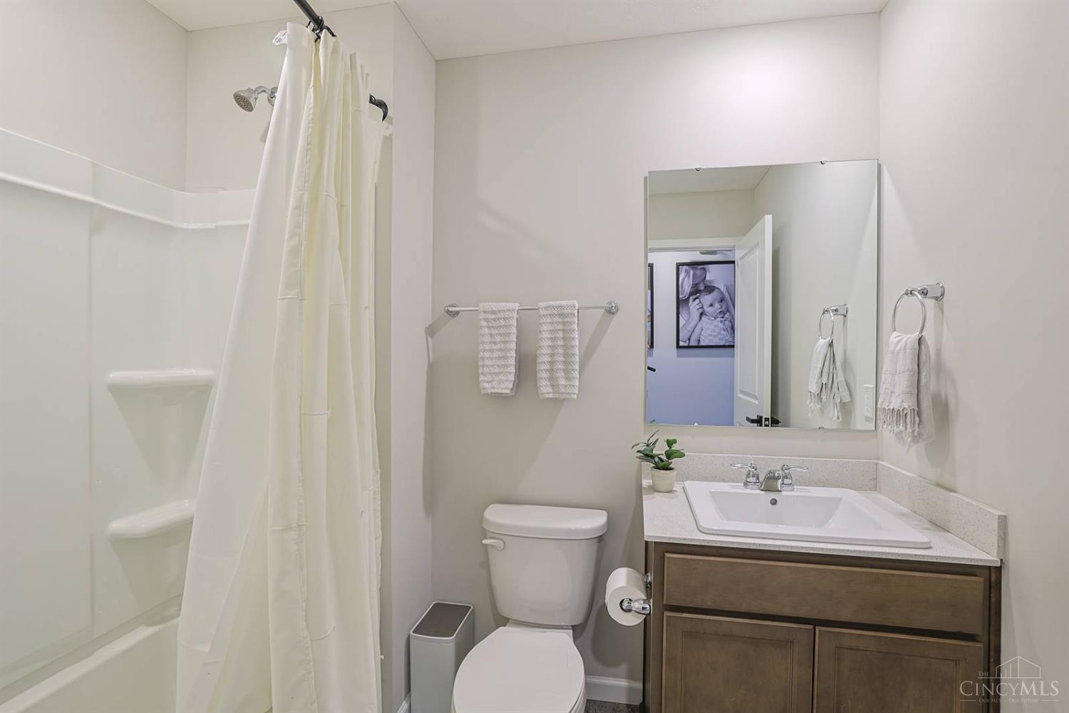 E 408 Oak Avenue Property Photo 29