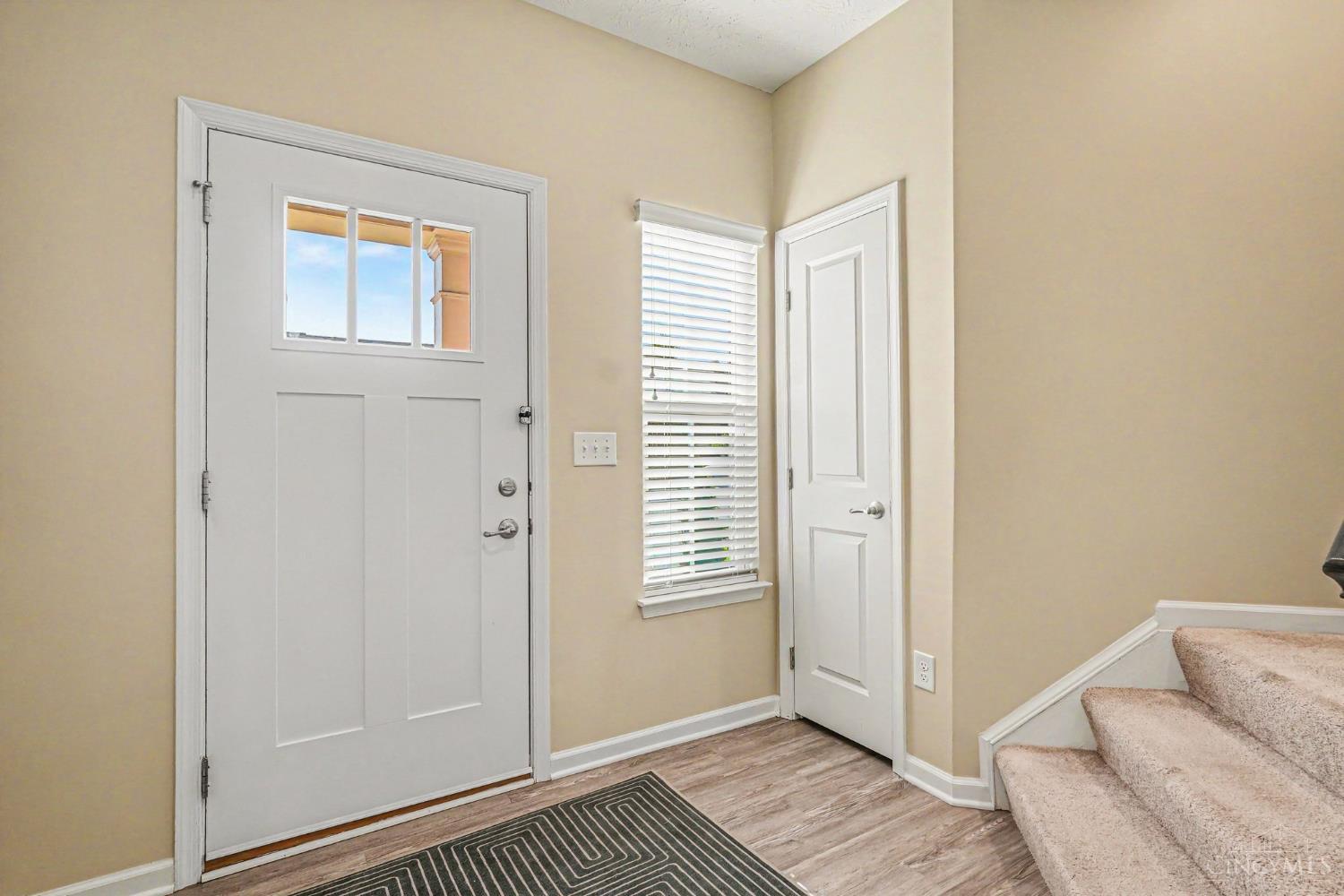 7893 Pinnacle Point Drive Property Photo 3
