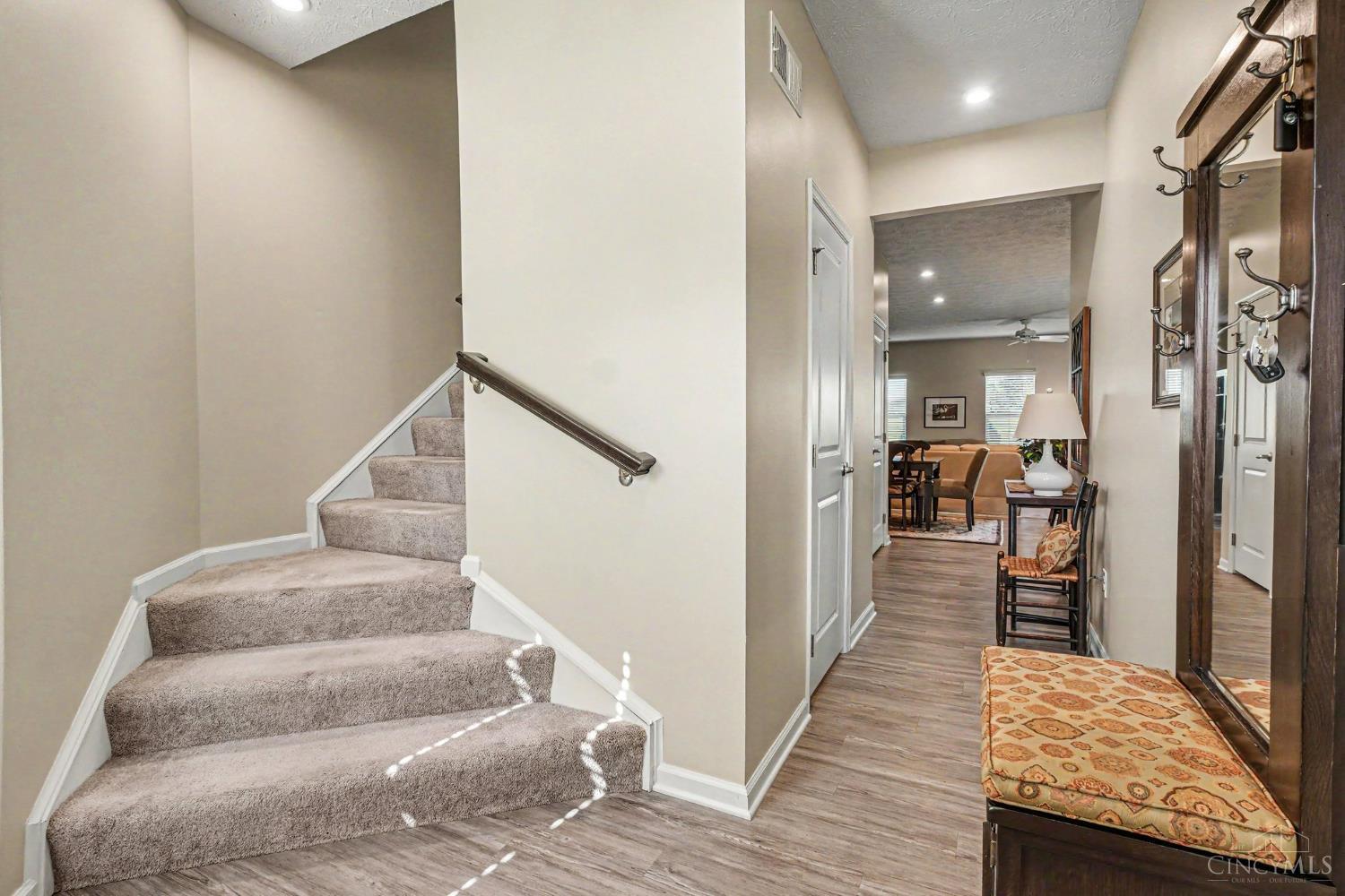 7893 Pinnacle Point Drive Property Photo 4