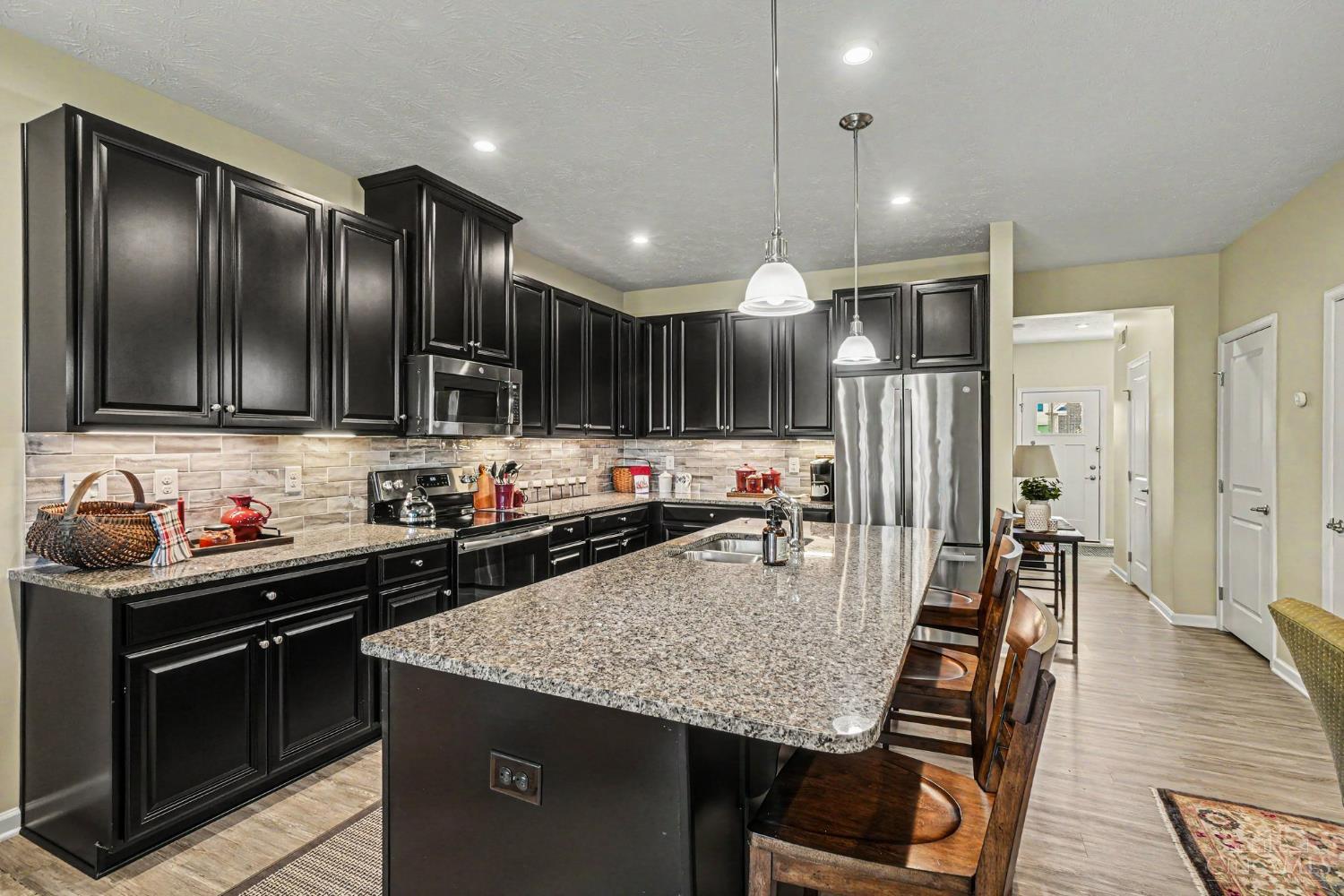 7893 Pinnacle Point Drive Property Photo 10