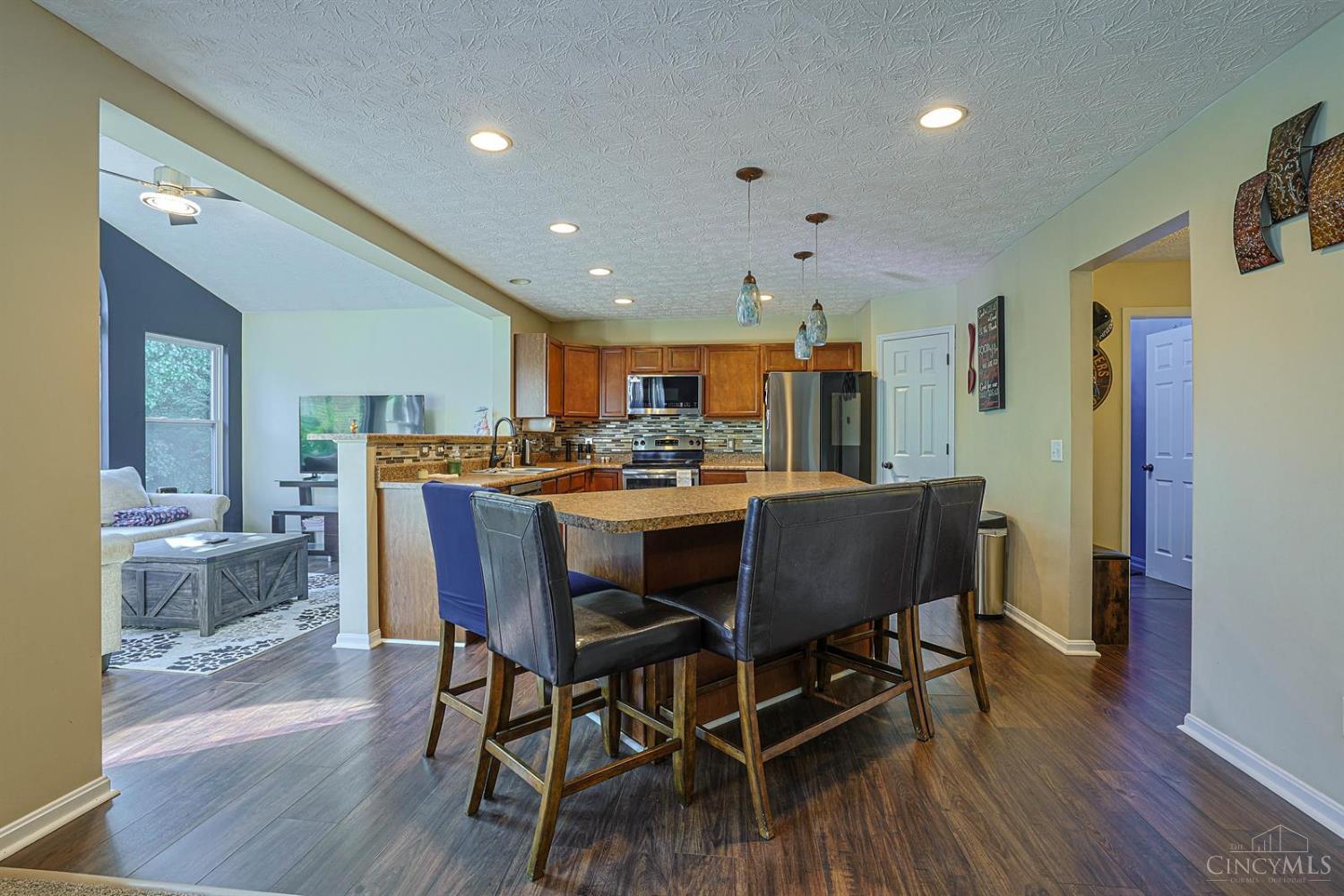2032 Bridgewater Lane Property Photo 24