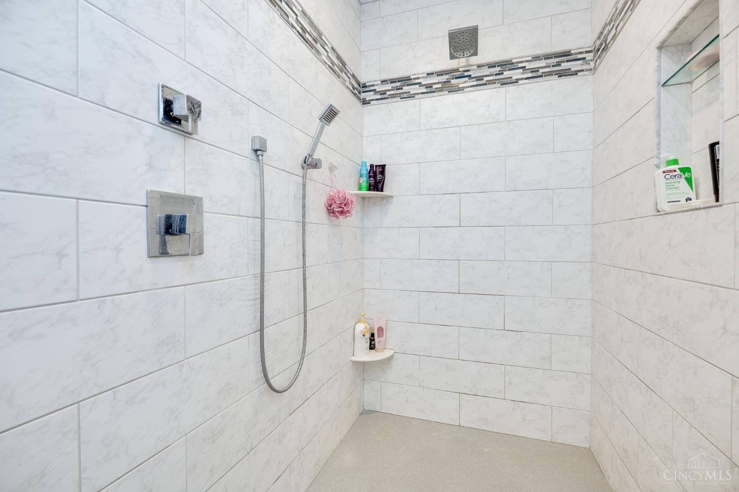 2442 Berkeley Court Property Photo 40
