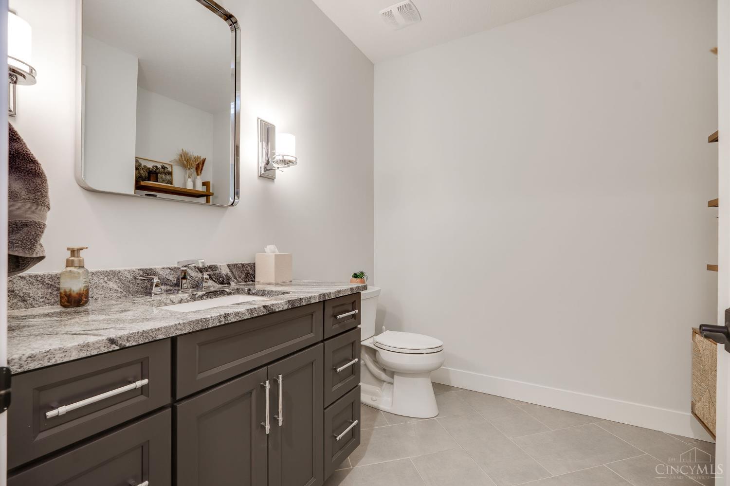 2442 Berkeley Court Property Photo 44