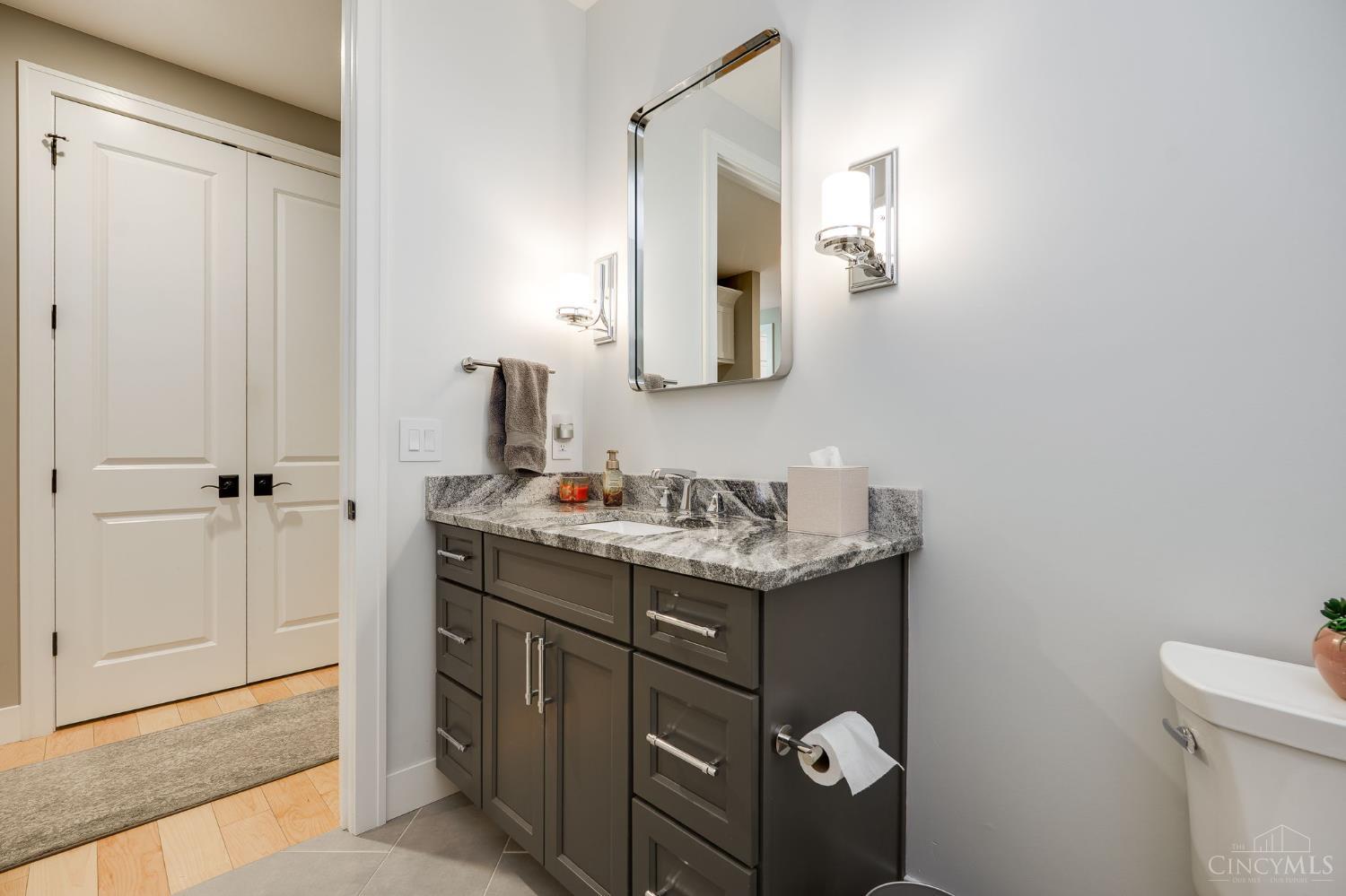 2442 Berkeley Court Property Photo 45