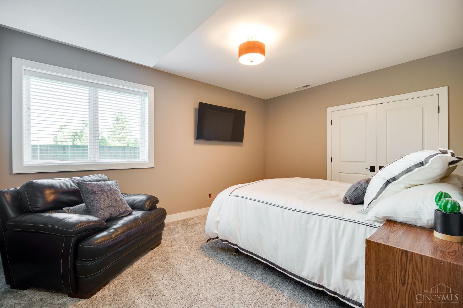 2442 Berkeley Court Property Photo 69