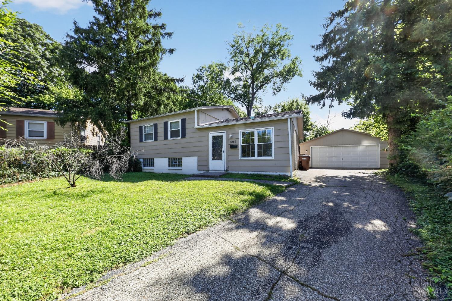 3252 Coleen Drive Property Photo 1
