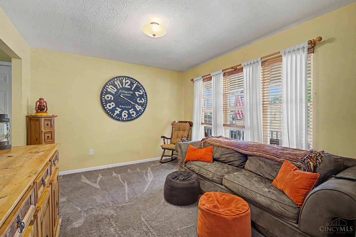 327 Rawling Drive Property Photo 4