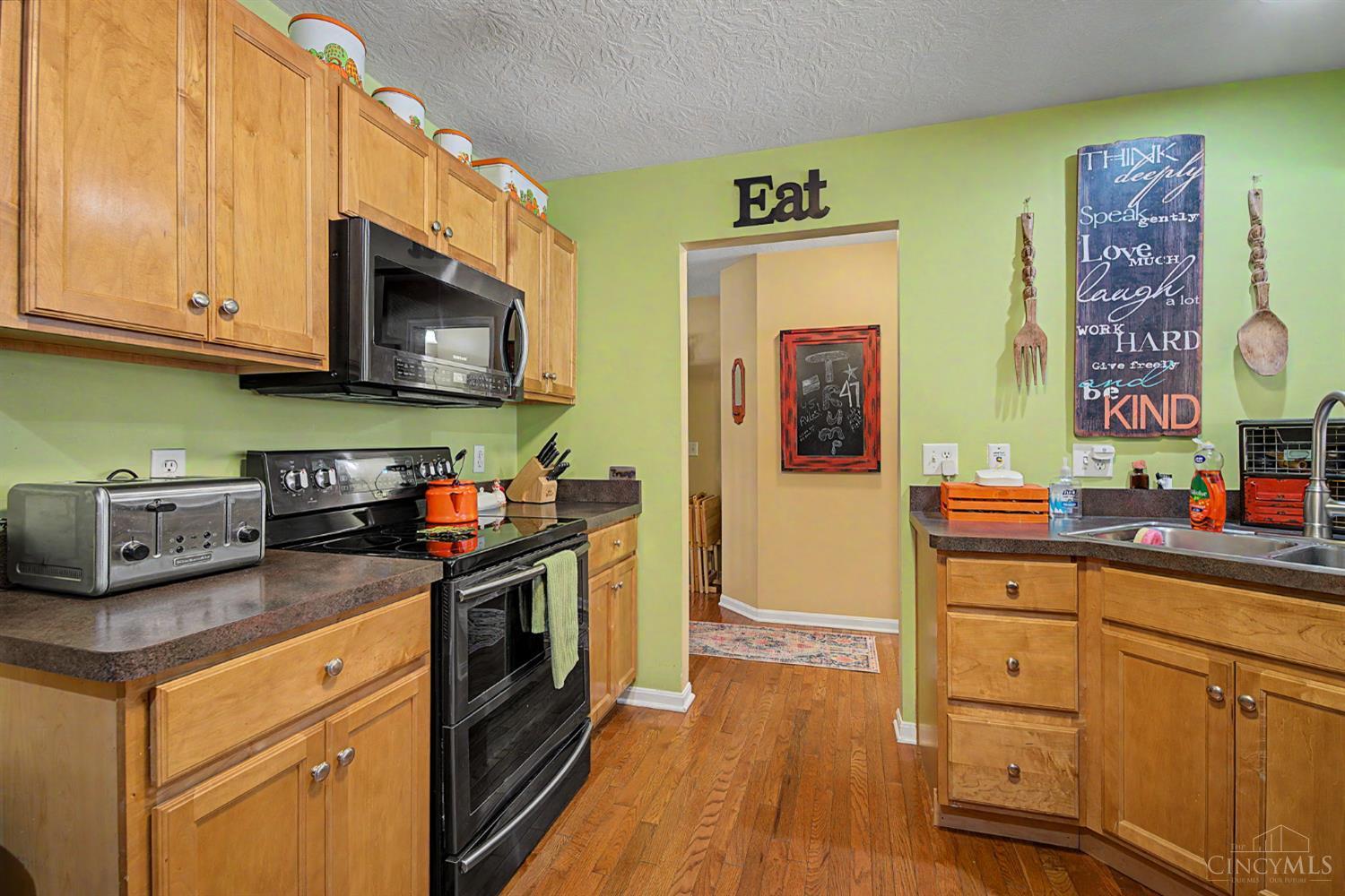 327 Rawling Drive Property Photo 8