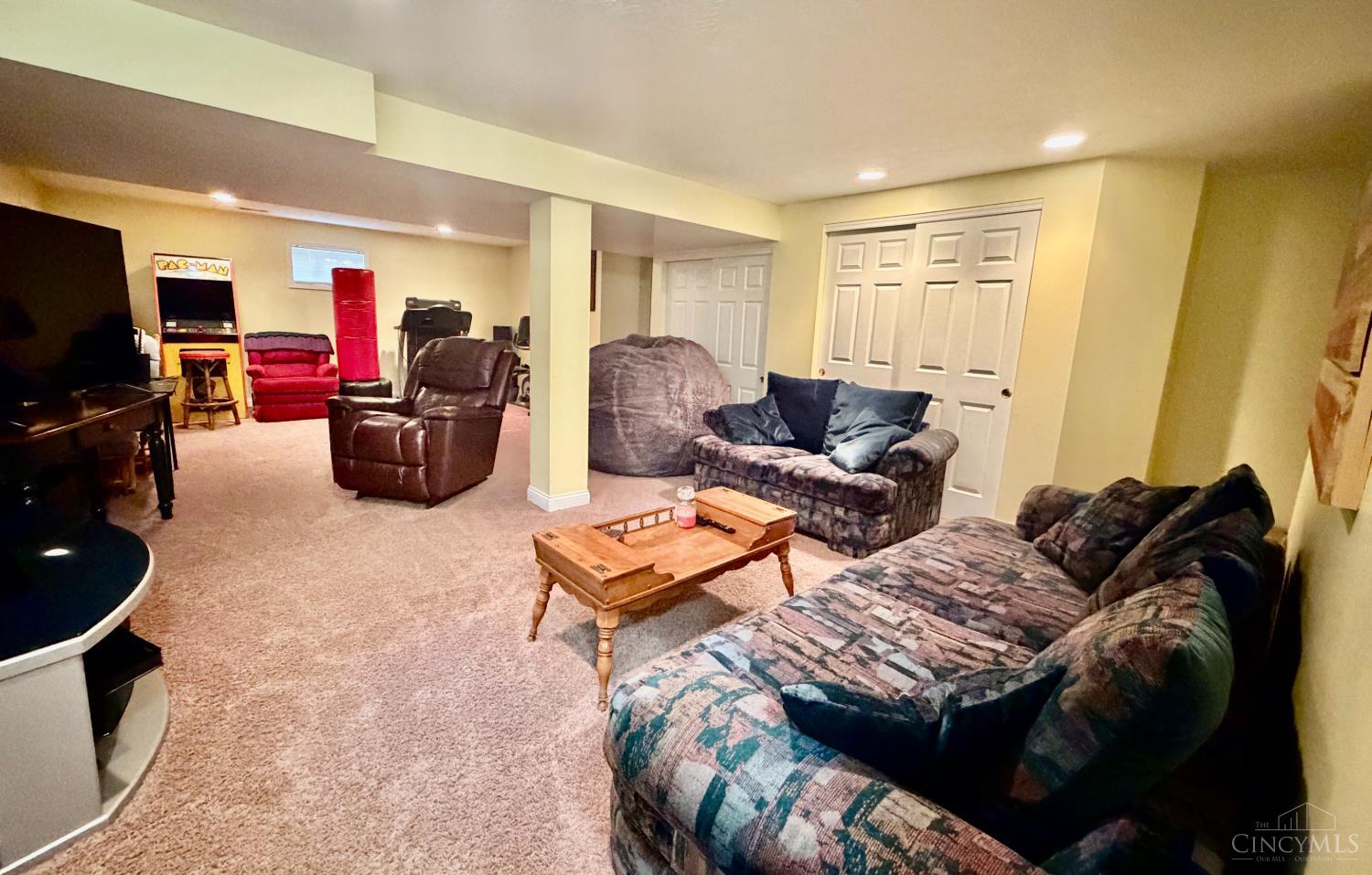 327 Rawling Drive Property Photo 30