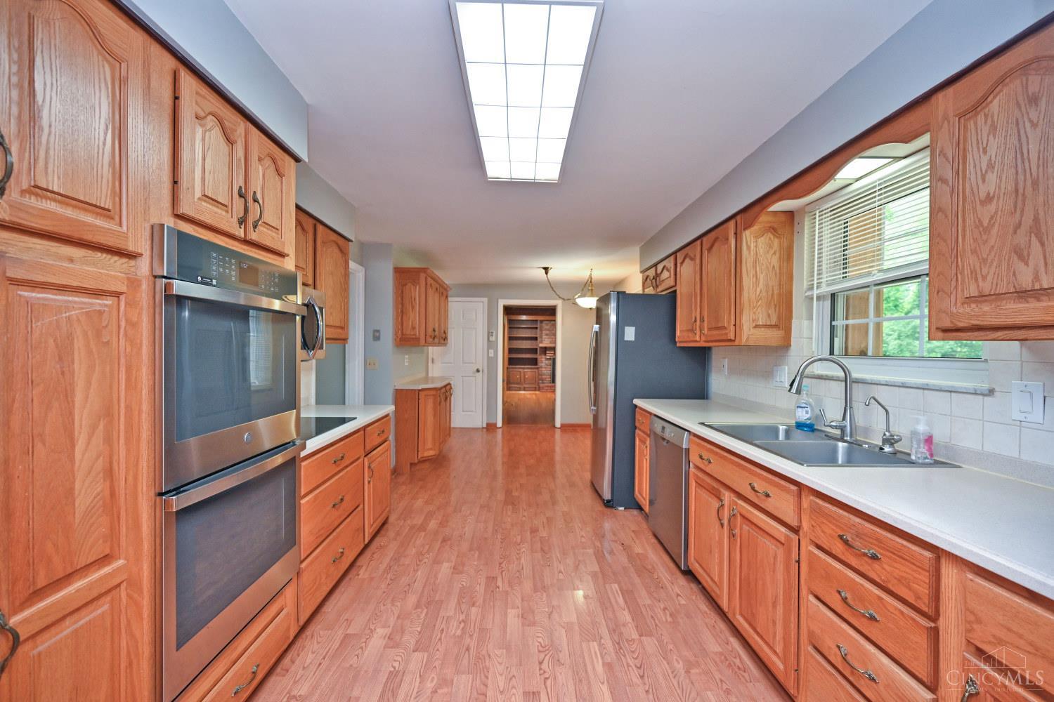 7777 Kugler Mill Road Property Photo 10