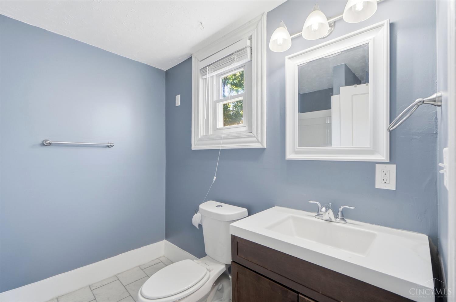 2721 Hyde Park Avenue Property Photo 12