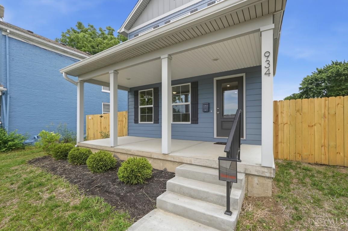 934 East Avenue Property Photo 4
