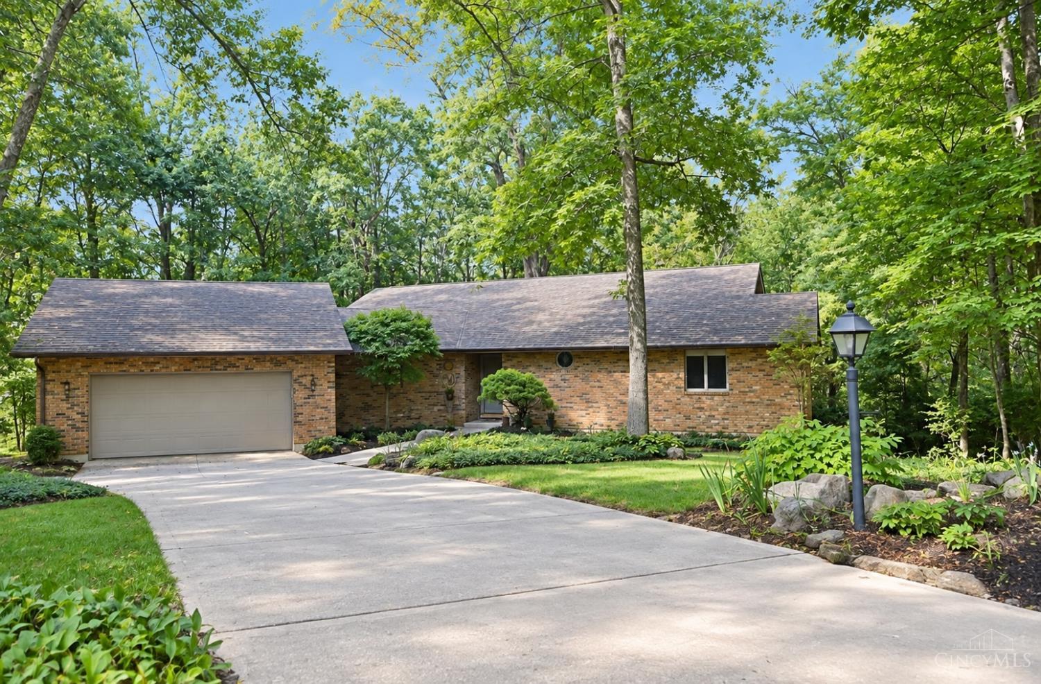 477 White Oak Drive Property Photo 1