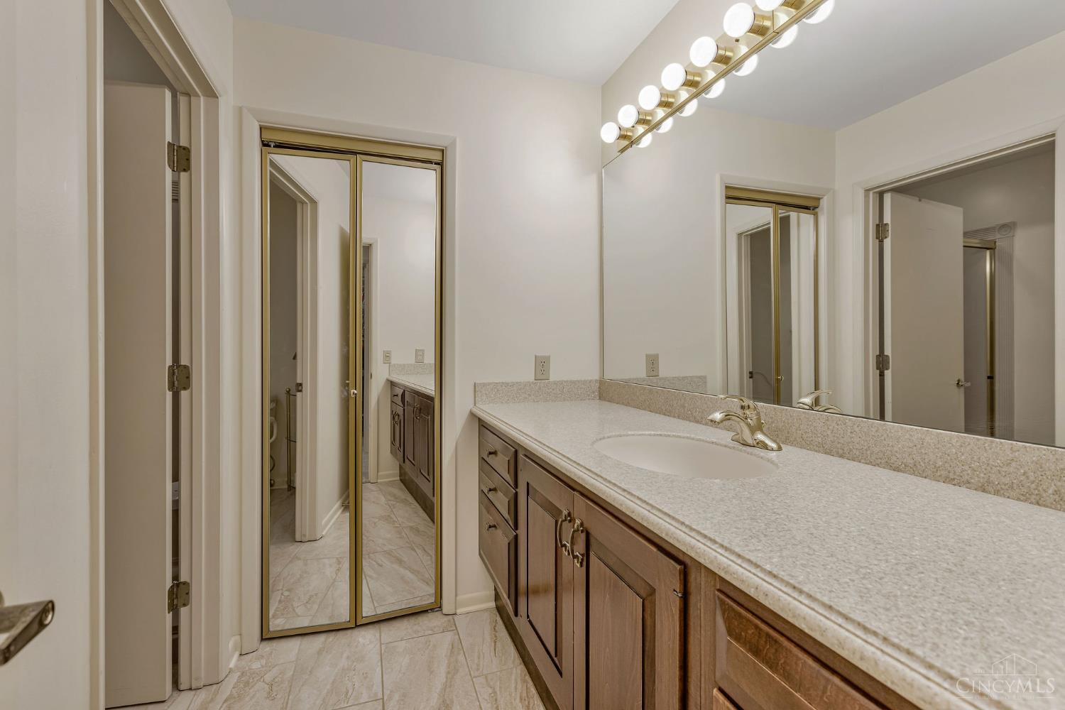 6 Chestnut Hill Property Photo 16