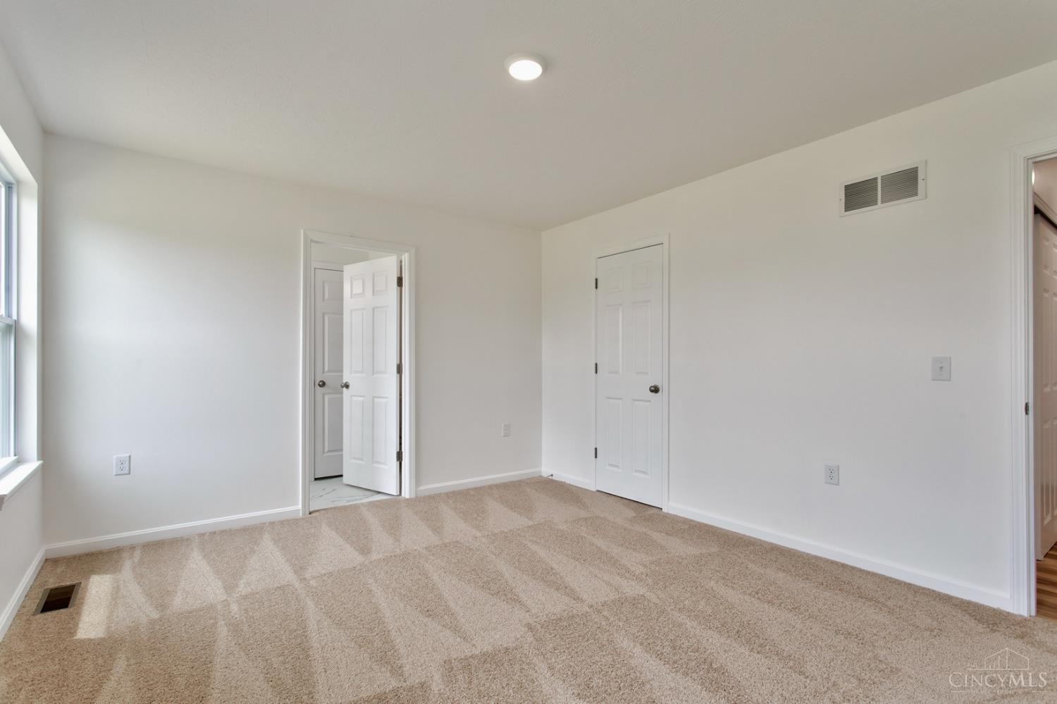 3004 Custer Drive Property Photo 9