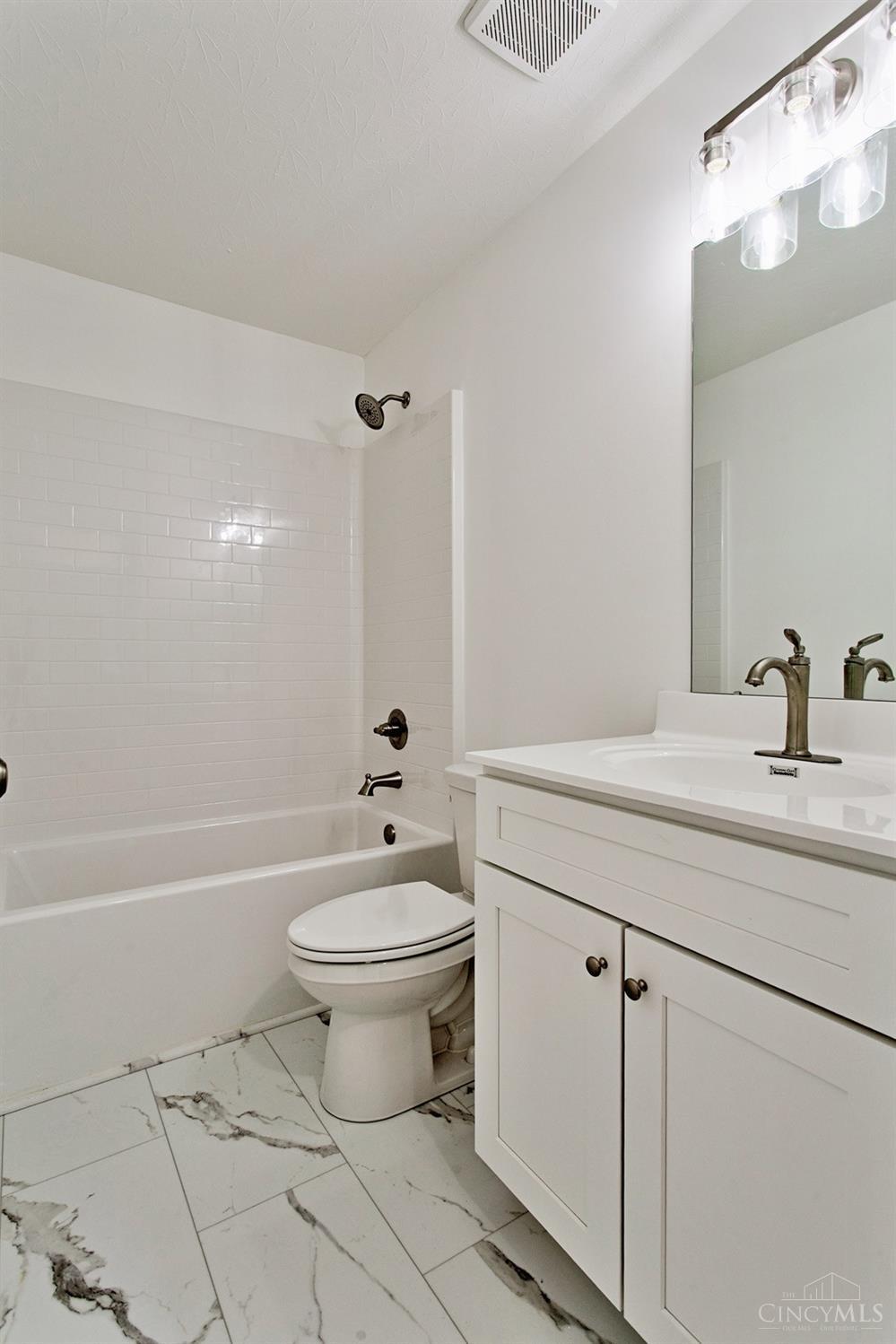 3004 Custer Drive Property Photo 18