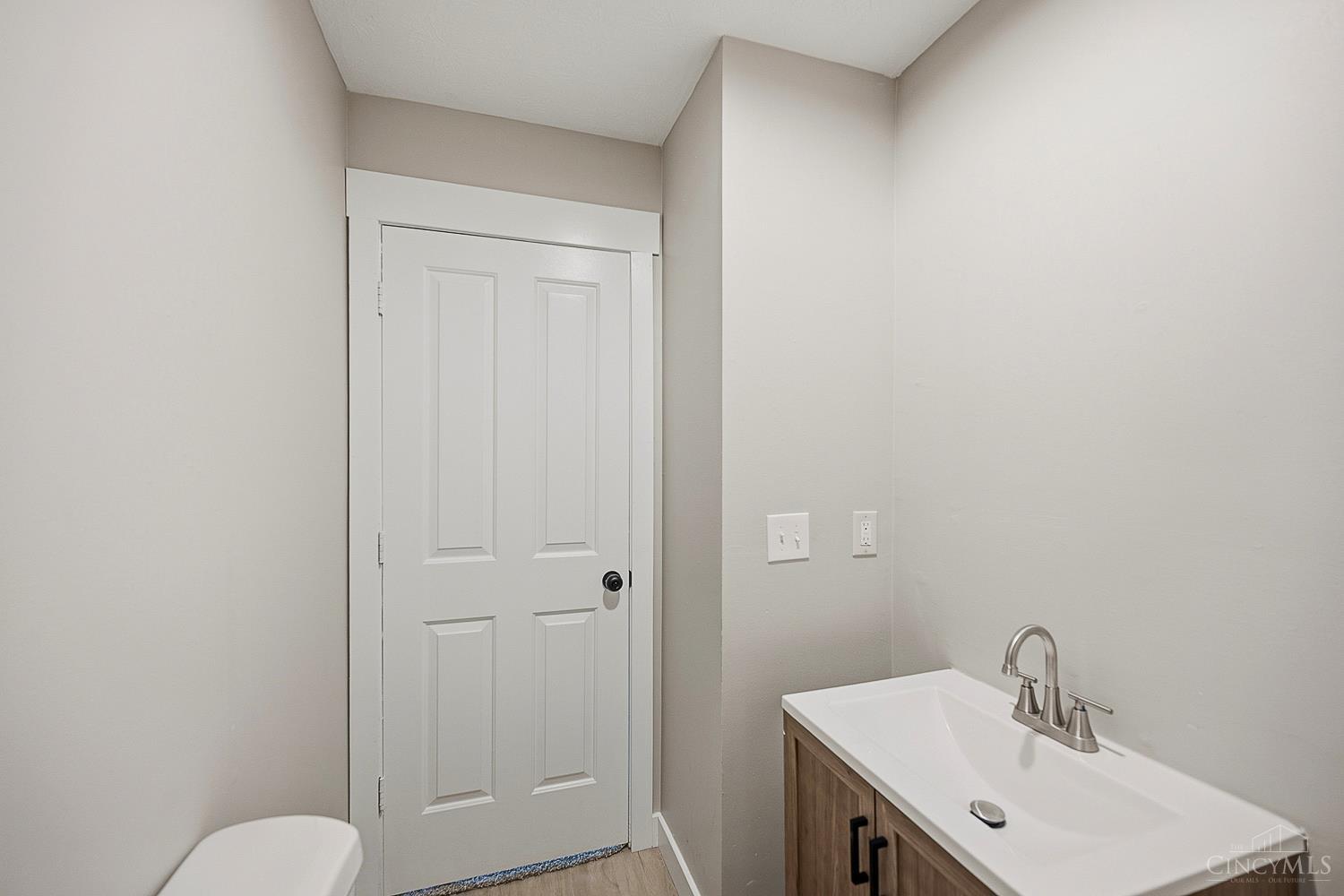 2213 Oxford State Road Property Photo 10