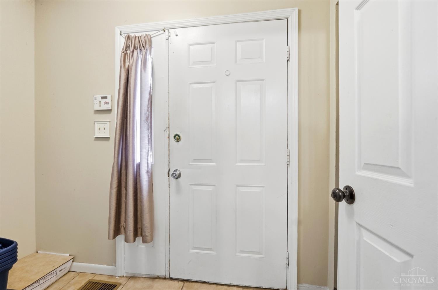 3433 Reading Road Property Photo 6