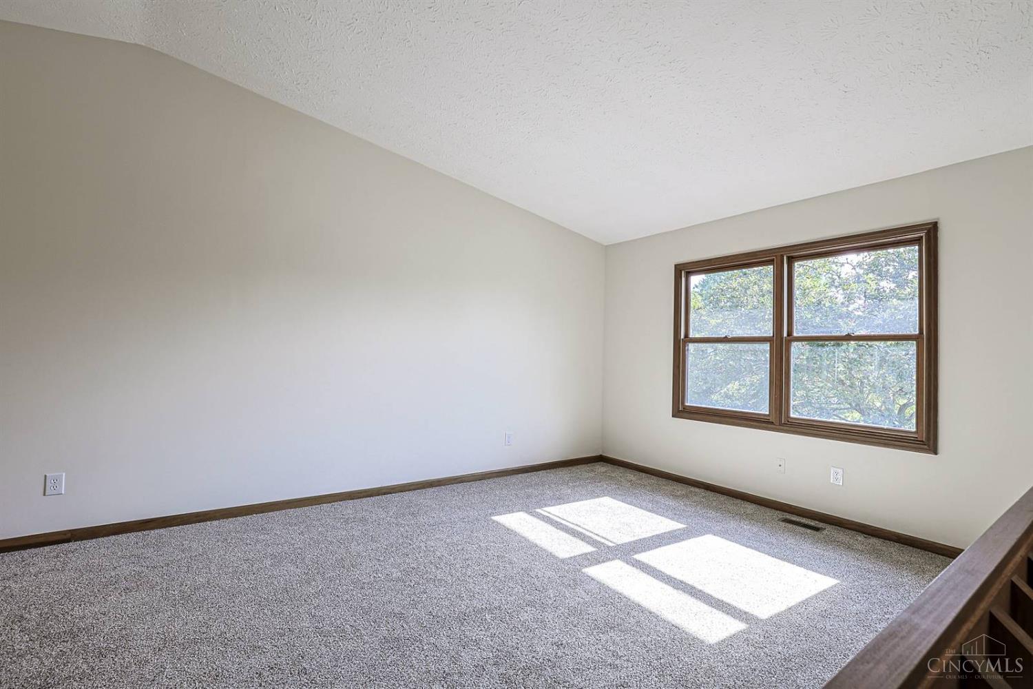 2708 Bradford Drive Property Photo 9
