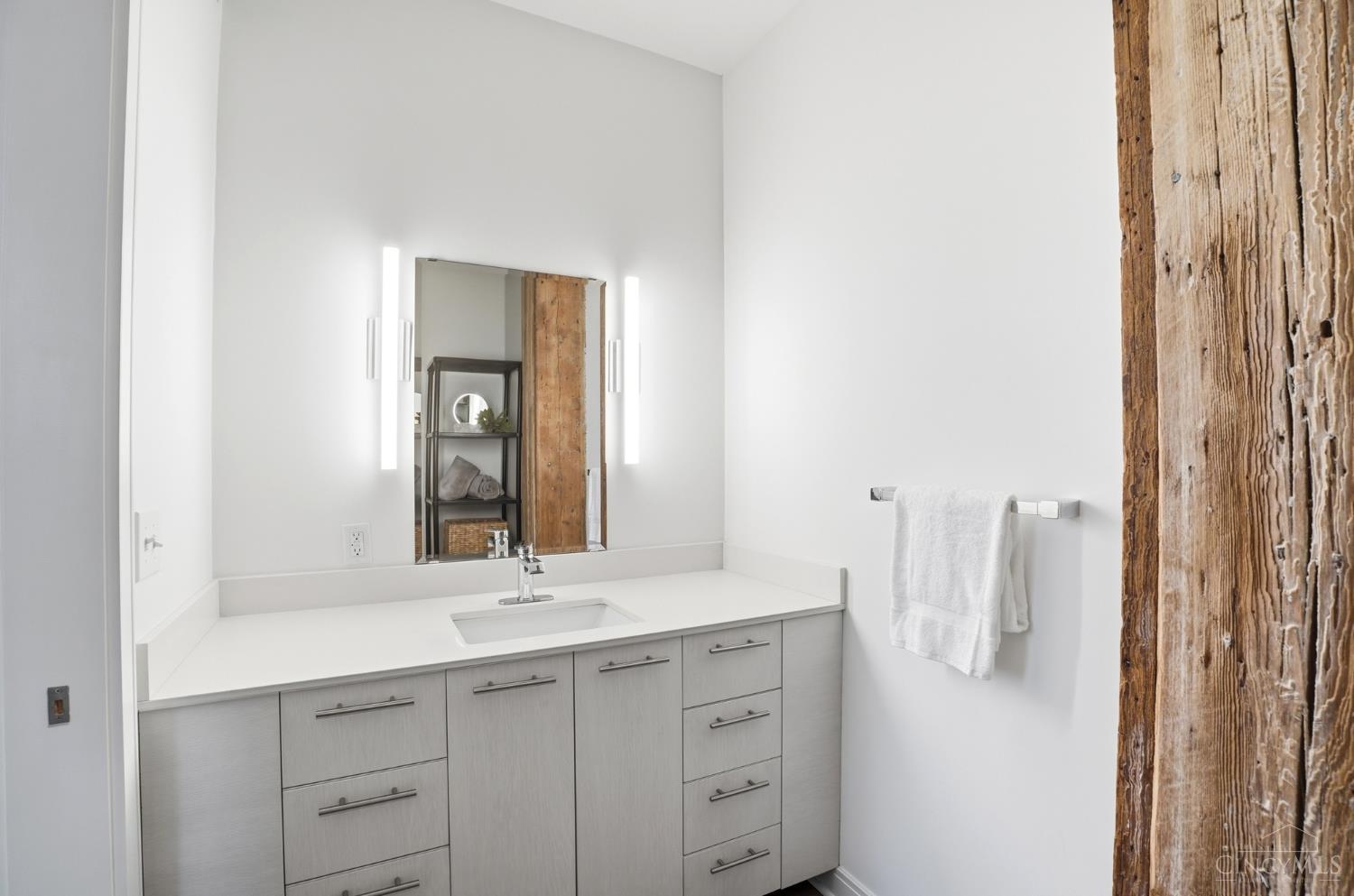 813 Broadway Street Property Photo 20