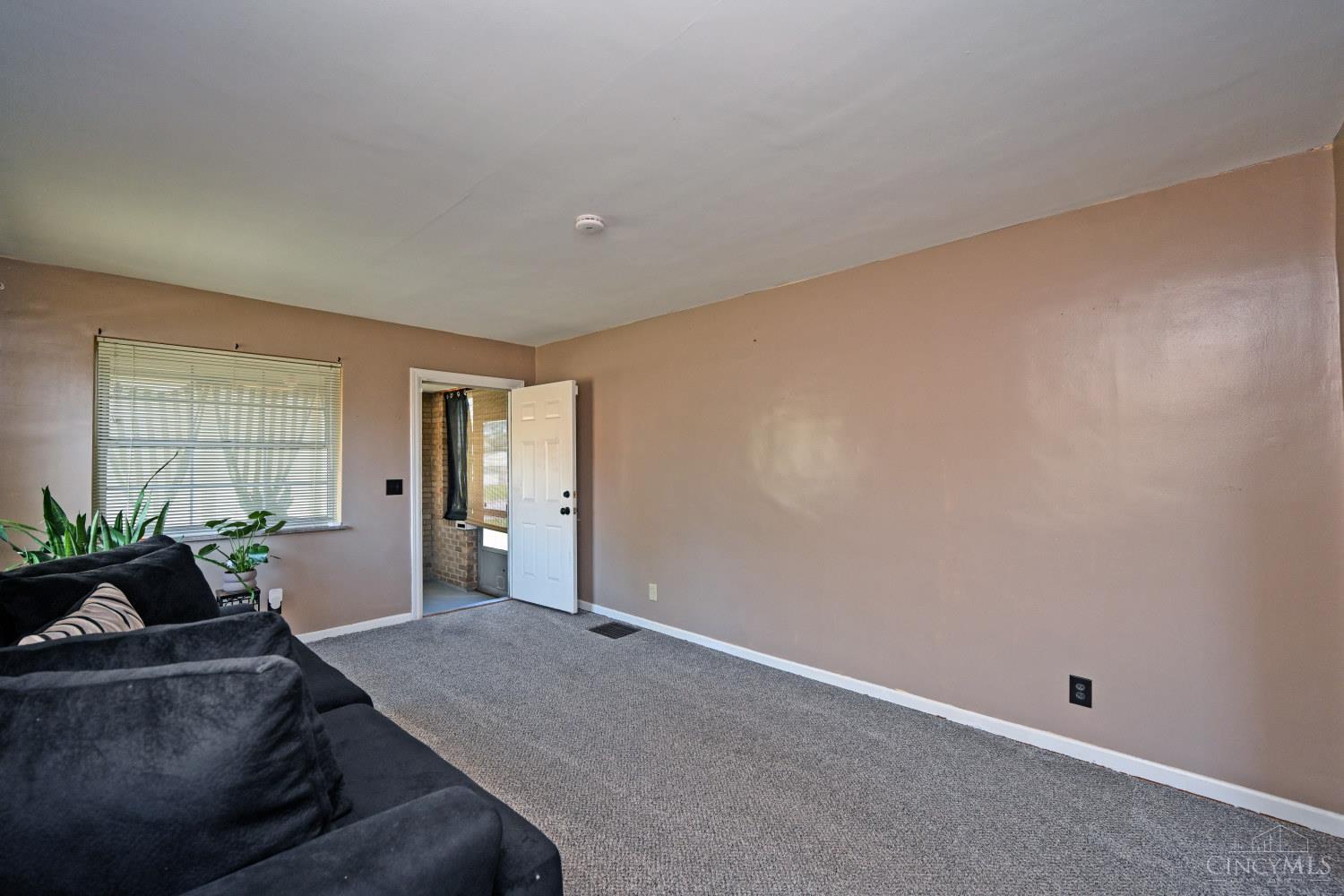4027 Smith Road Property Photo 8