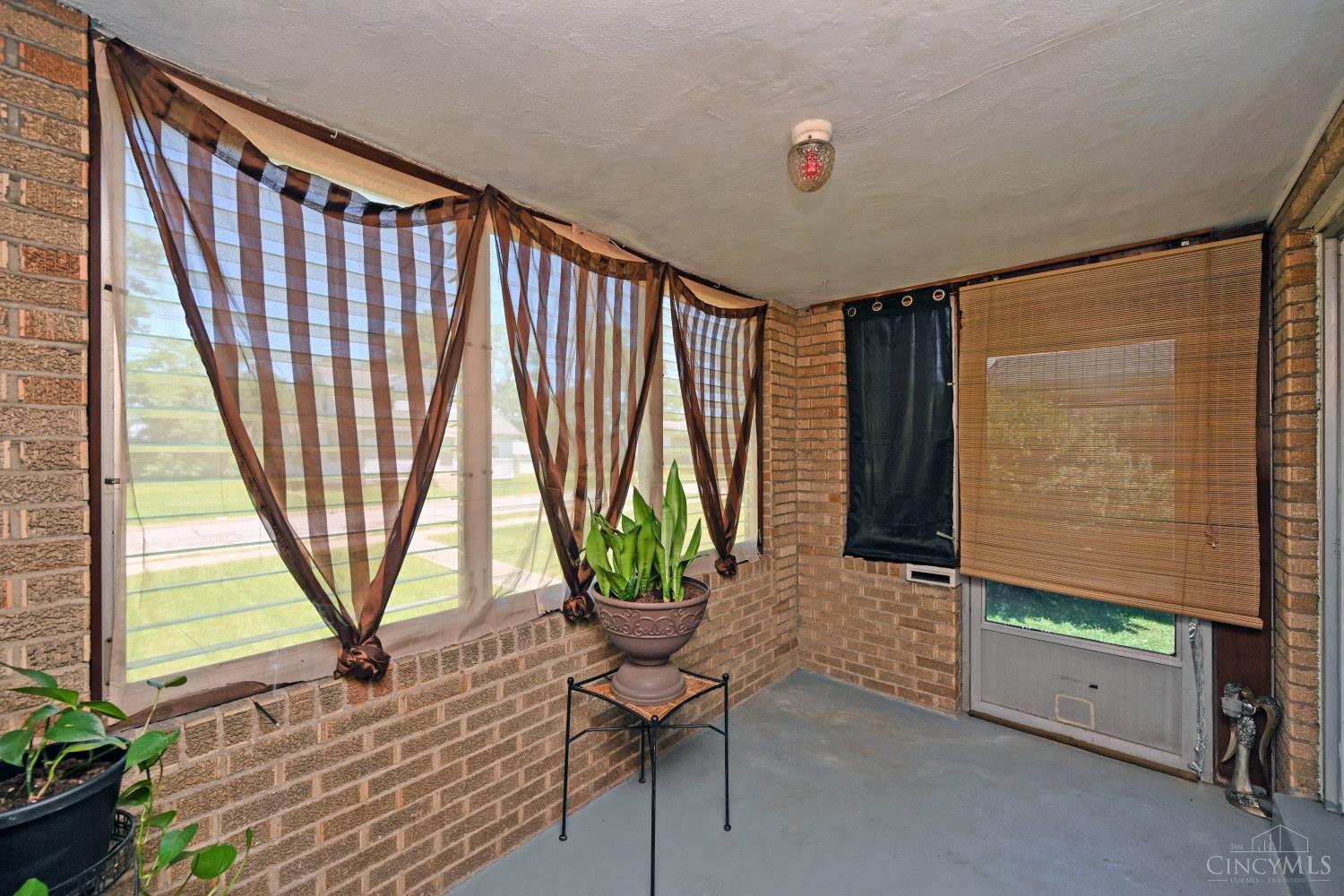 4027 Smith Road Property Photo 16