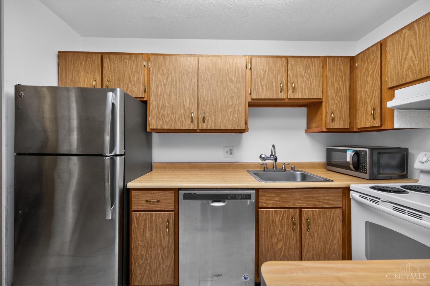 4906 Chalet Drive Property Photo 10