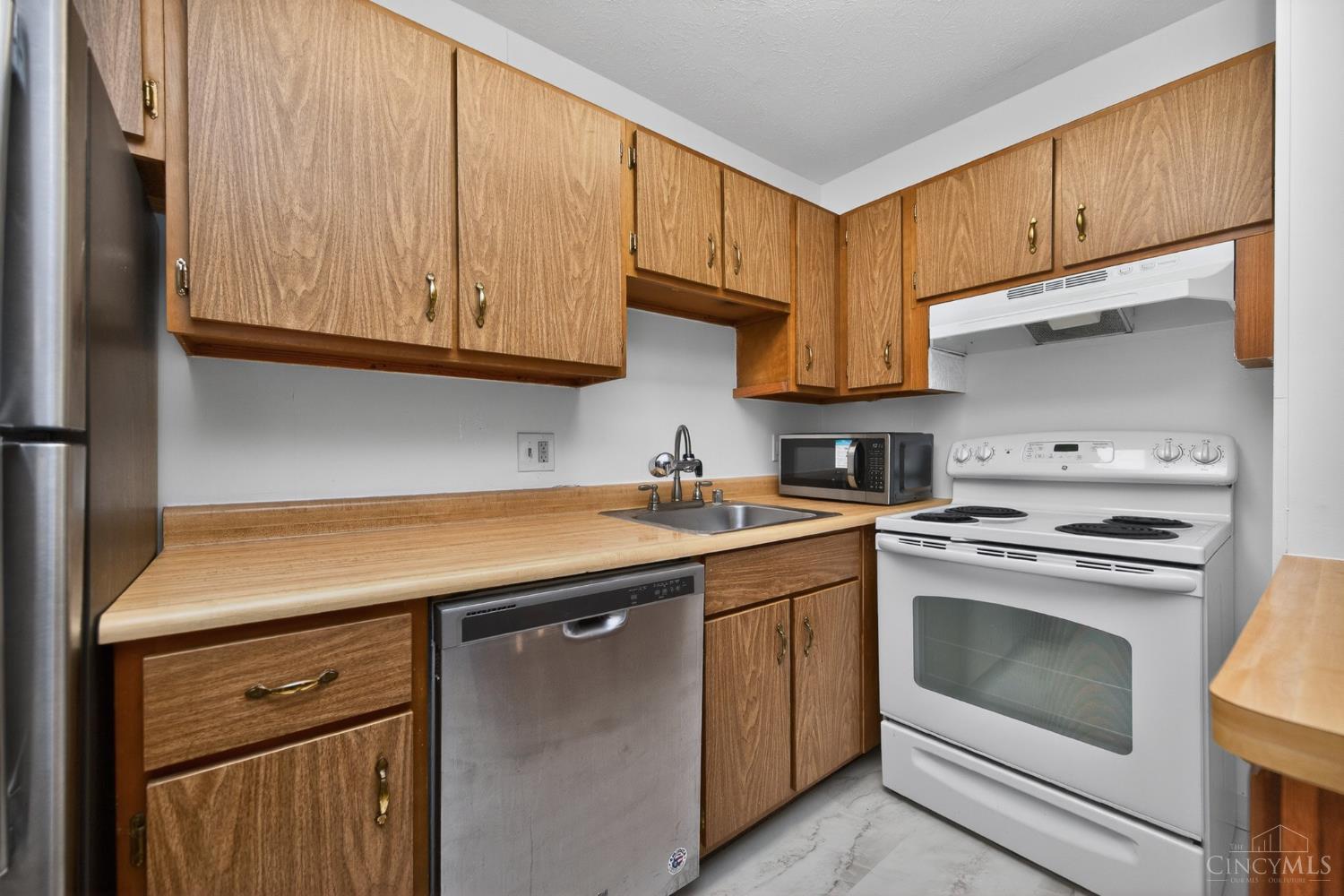 4906 Chalet Drive Property Photo 15