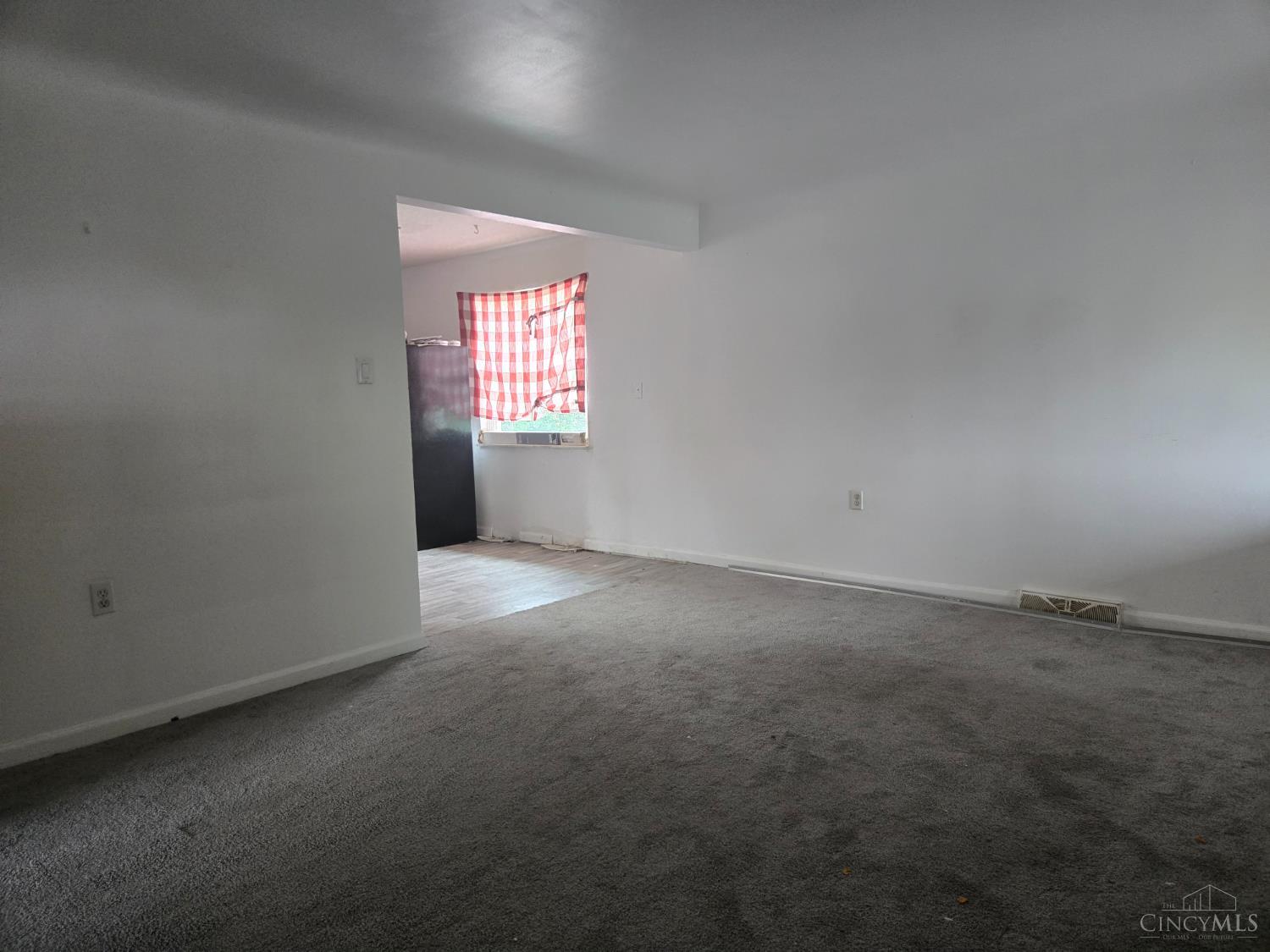 W 2625 Galbraith Road Property Photo 6