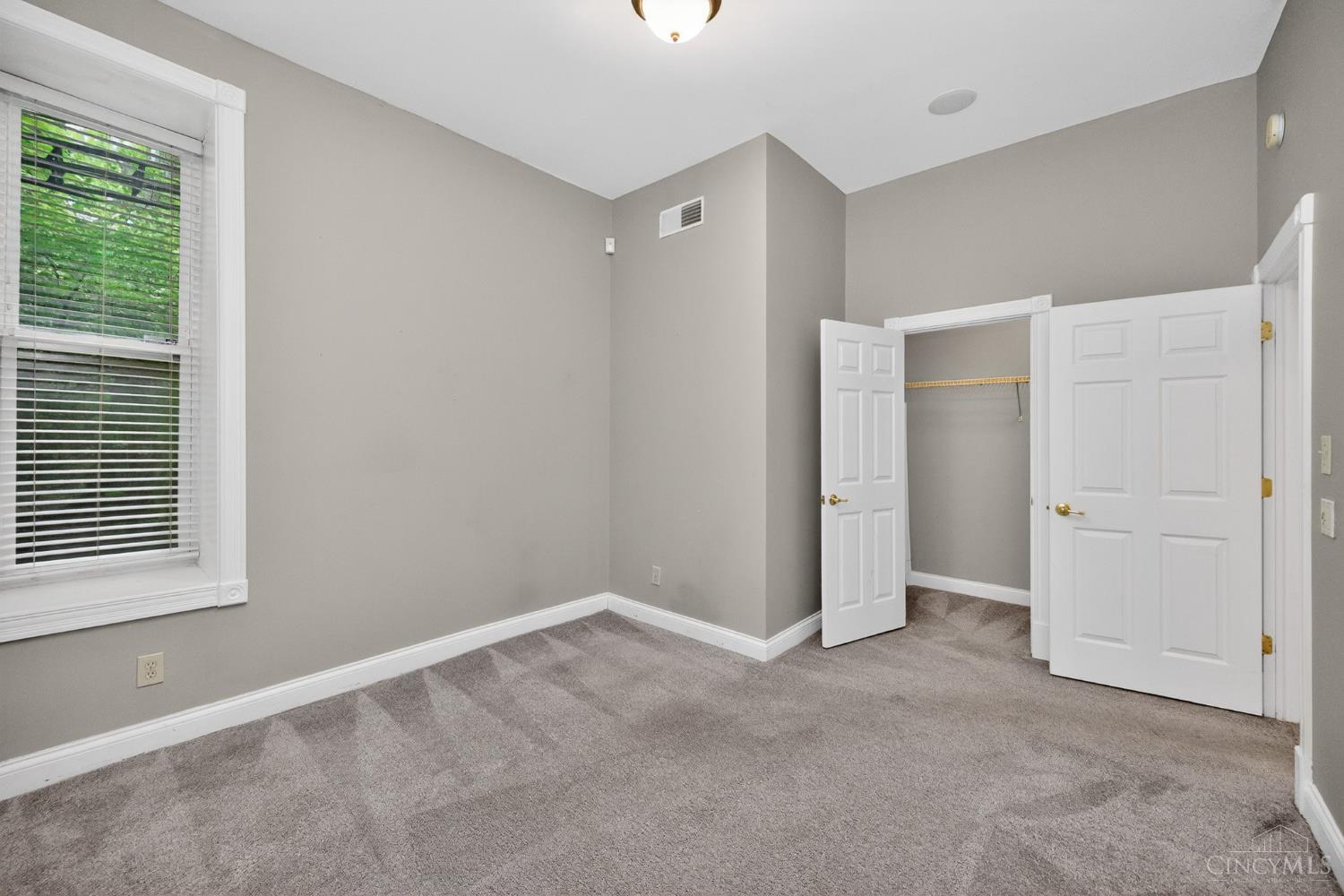 2100 Fulton Avenue Property Photo 9