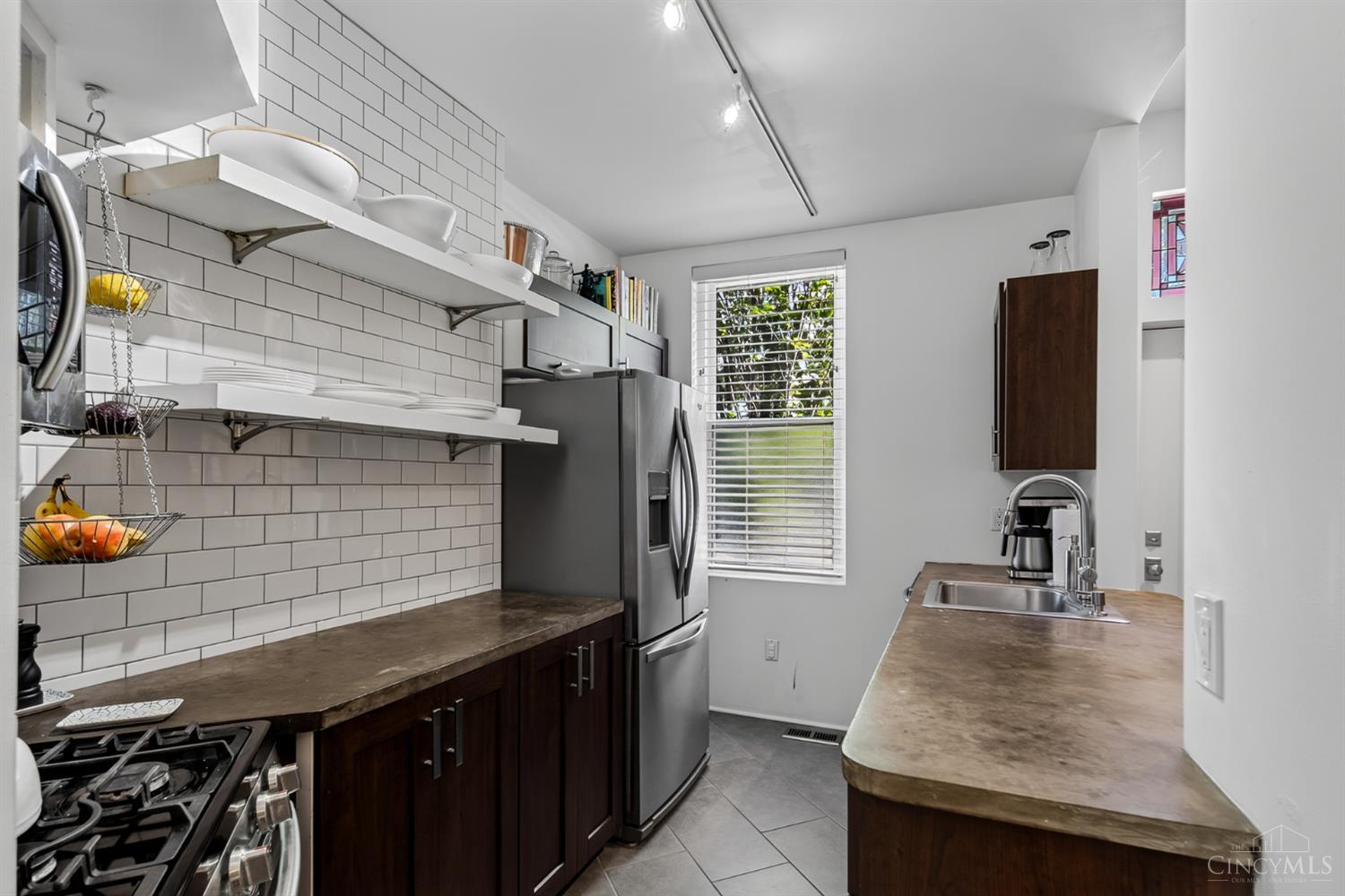 331 Milton Street Property Photo 6