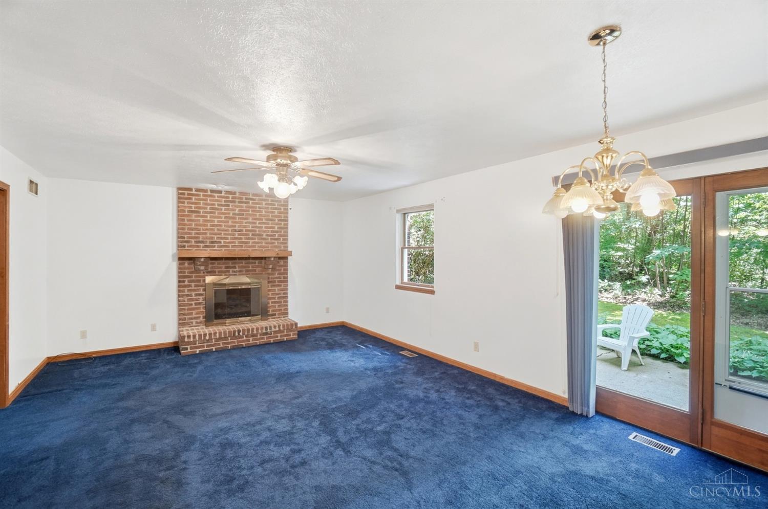 9387 Harrison Pike Property Photo 2
