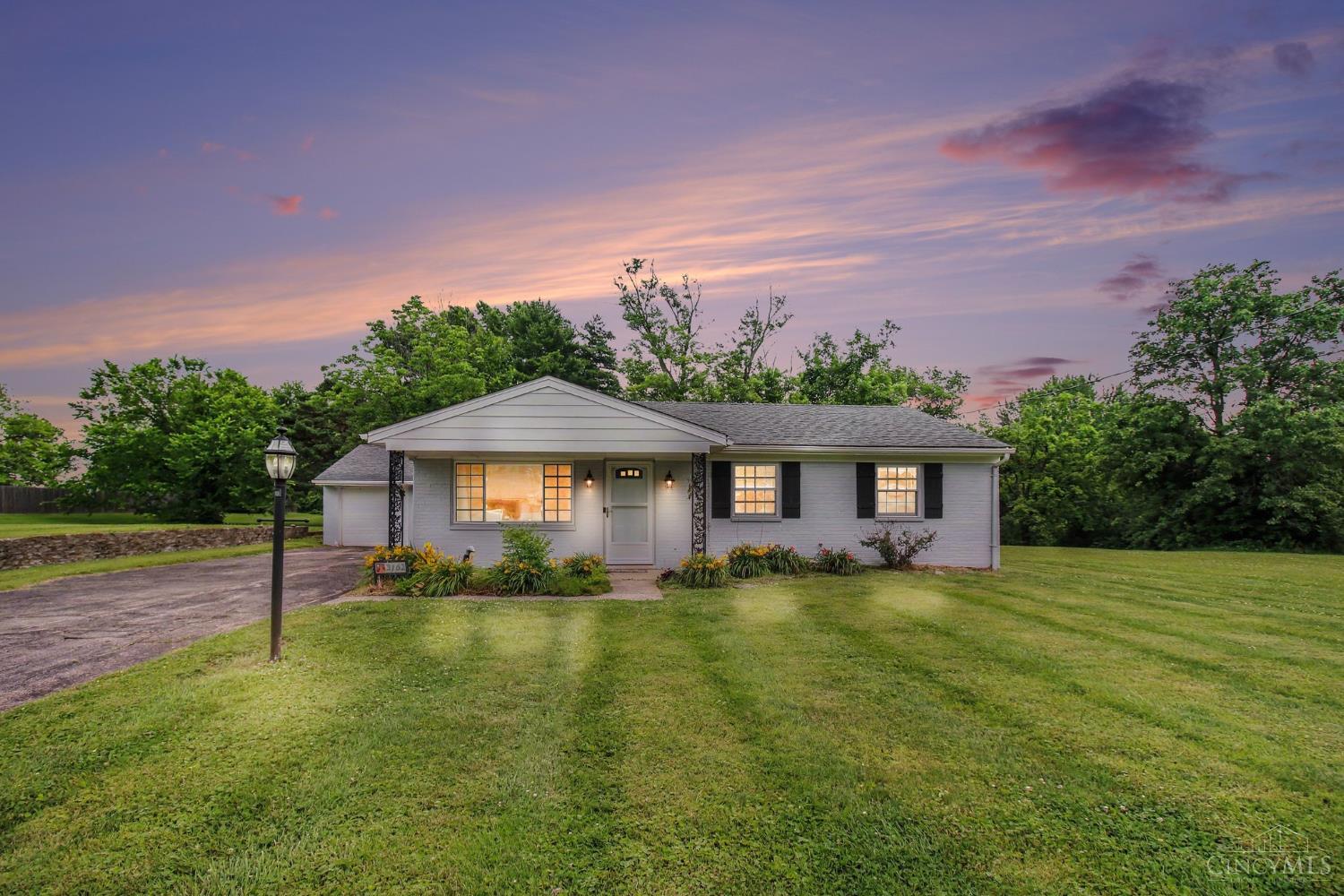 3162 Ebenezer Road Property Photo 4