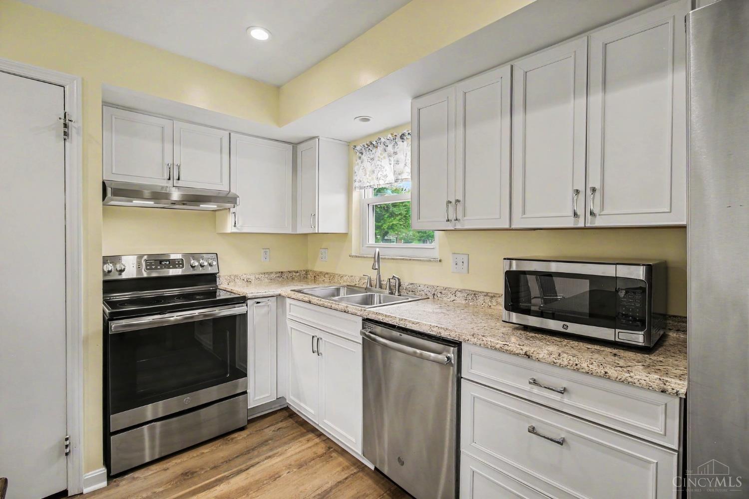 3162 Ebenezer Road Property Photo 11