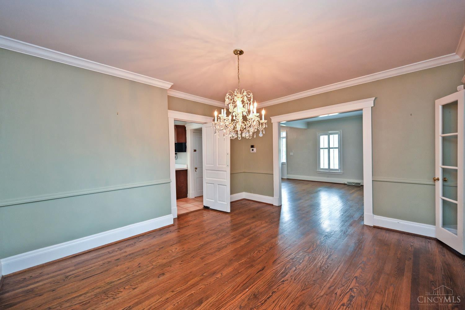 6900 Drake Road Property Photo 11