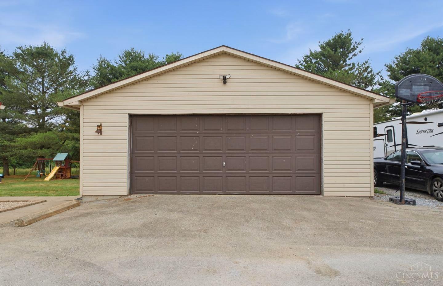 5387 Schwallie Road Property Photo 9