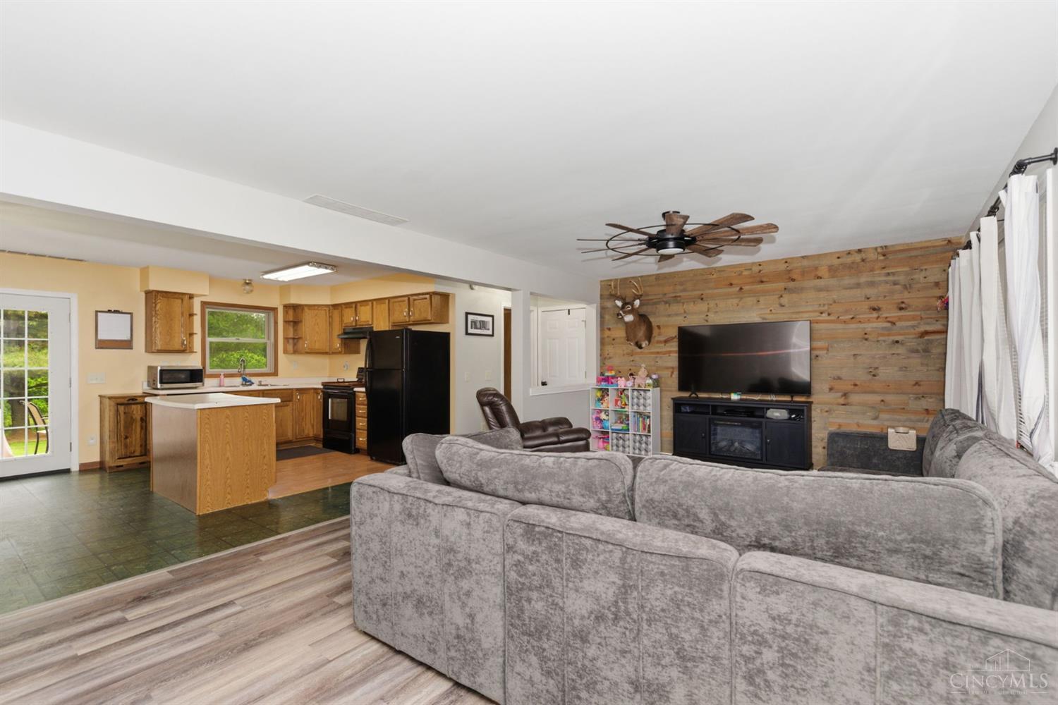 5387 Schwallie Road Property Photo 16