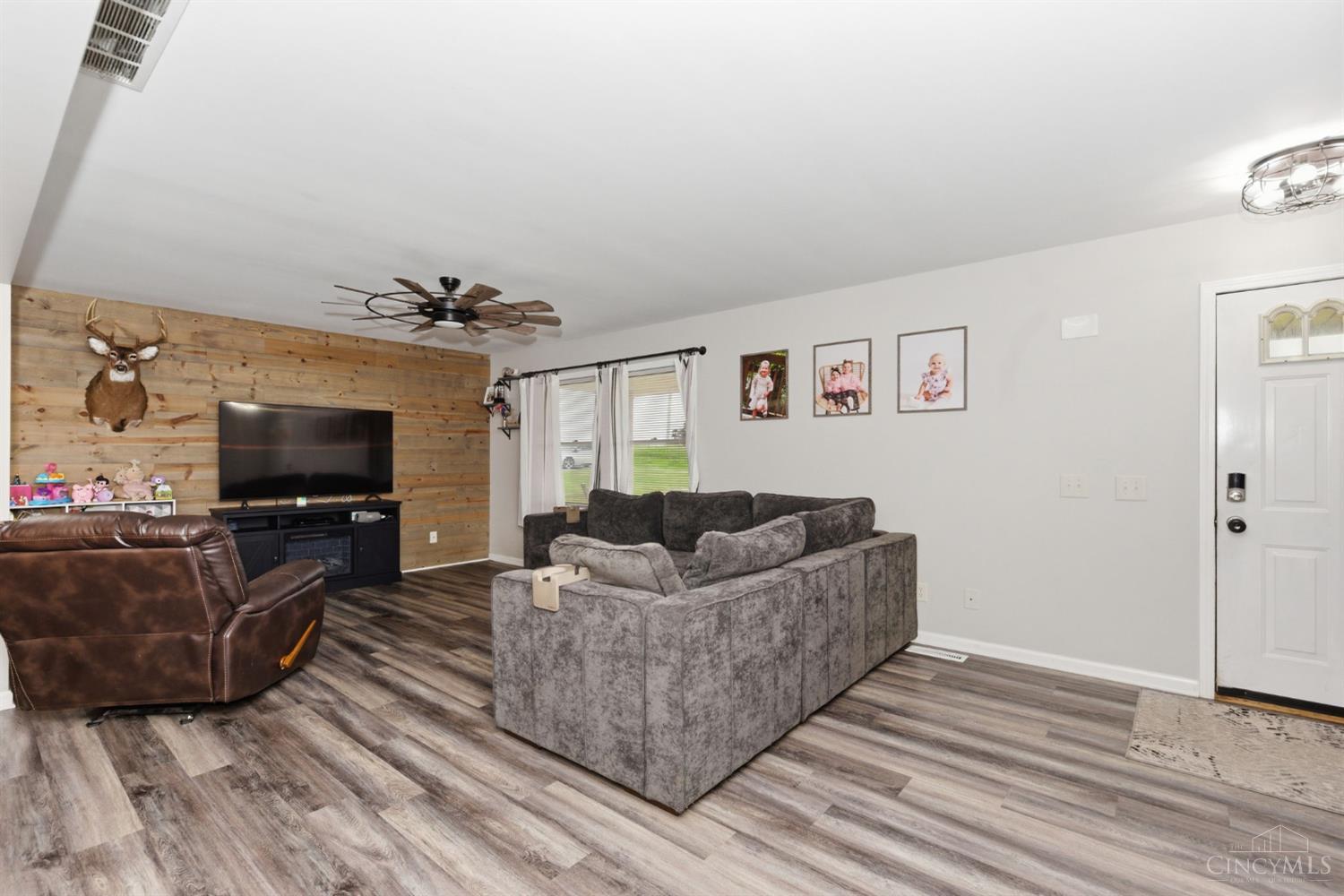 5387 Schwallie Road Property Photo 17