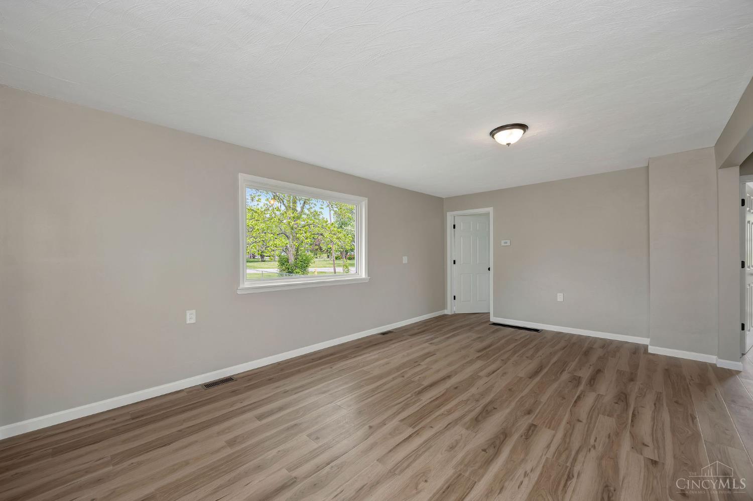 5386 Mosiman Road Property Photo 14