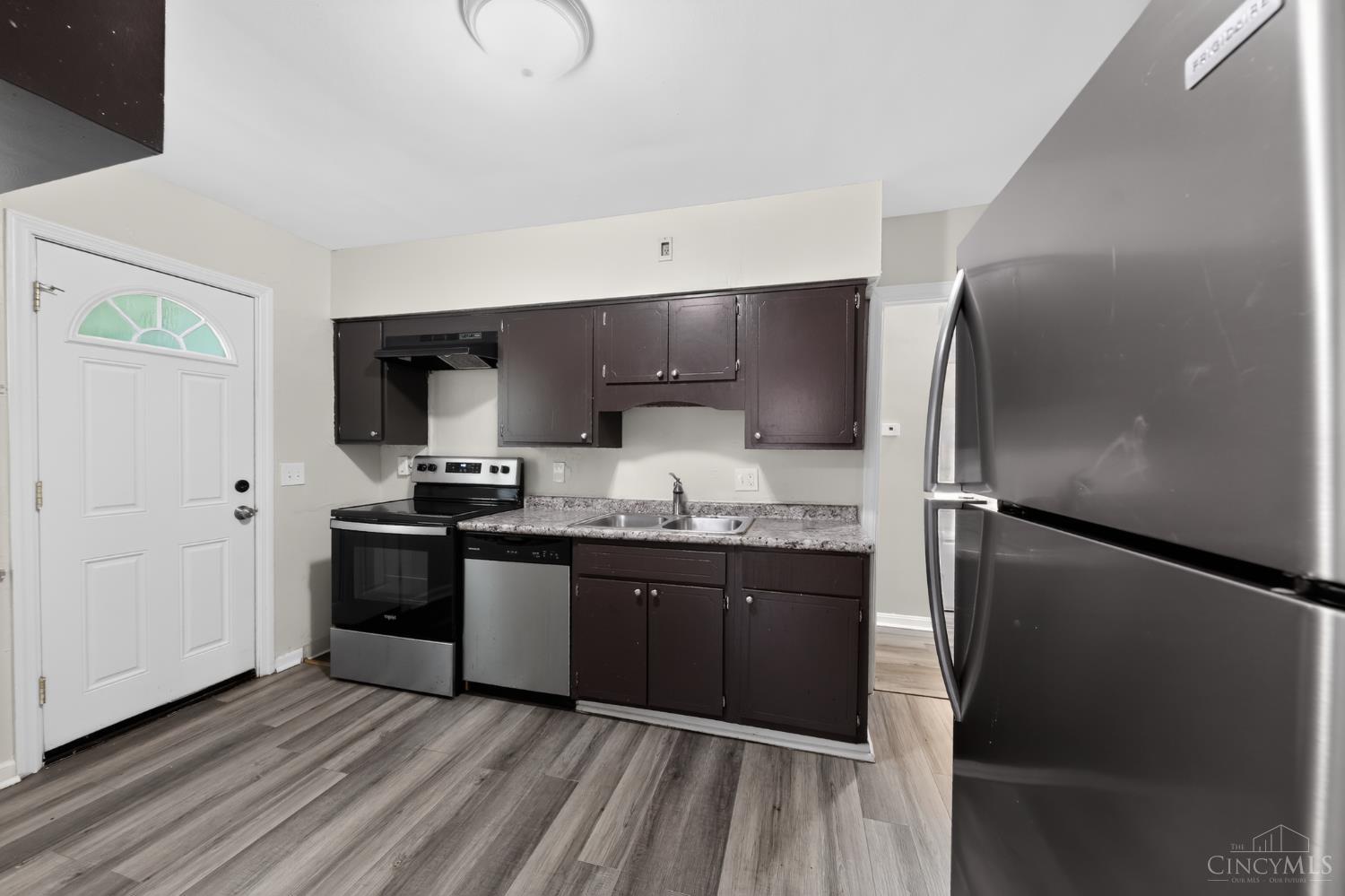 3254 Gobel Avenue Property Photo 6